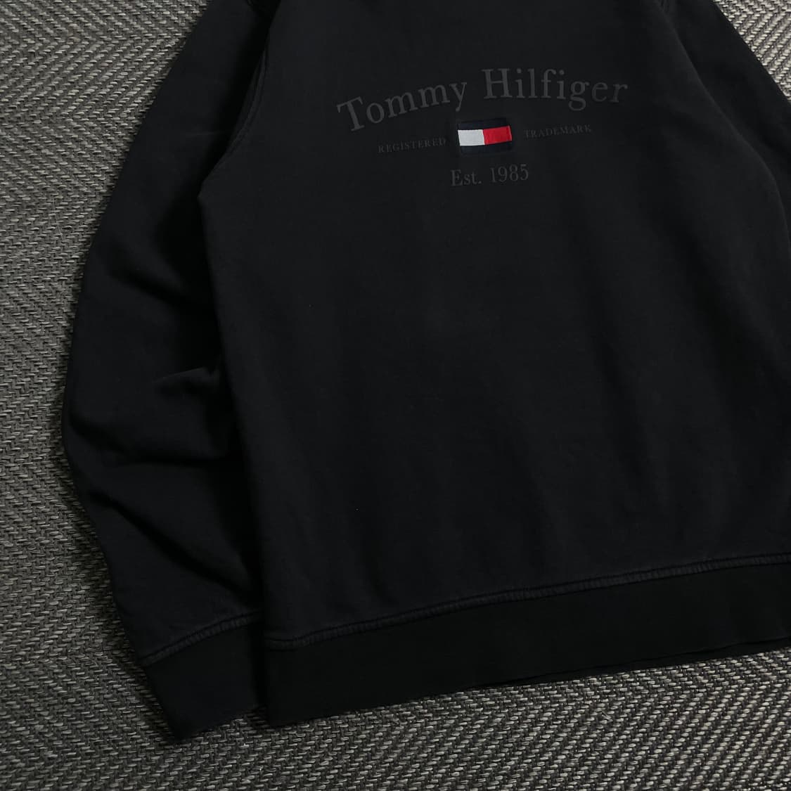 타미힐피거 센터 자수로고 맨투맨 블랙o 4512 상품이미지3