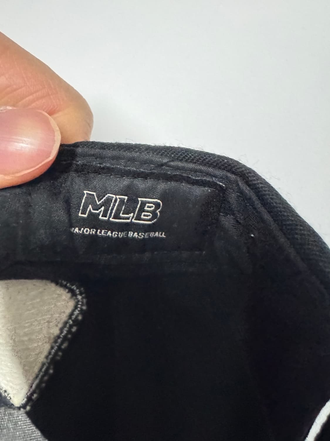 MLB 자수 골드 와펜 블랙 볼캡 F 상품이미지4