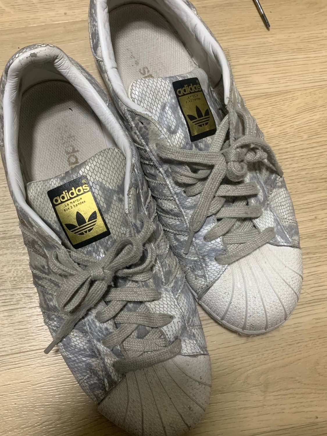 아디다스 슈퍼스타 한정판 뱀피 상품이미지1