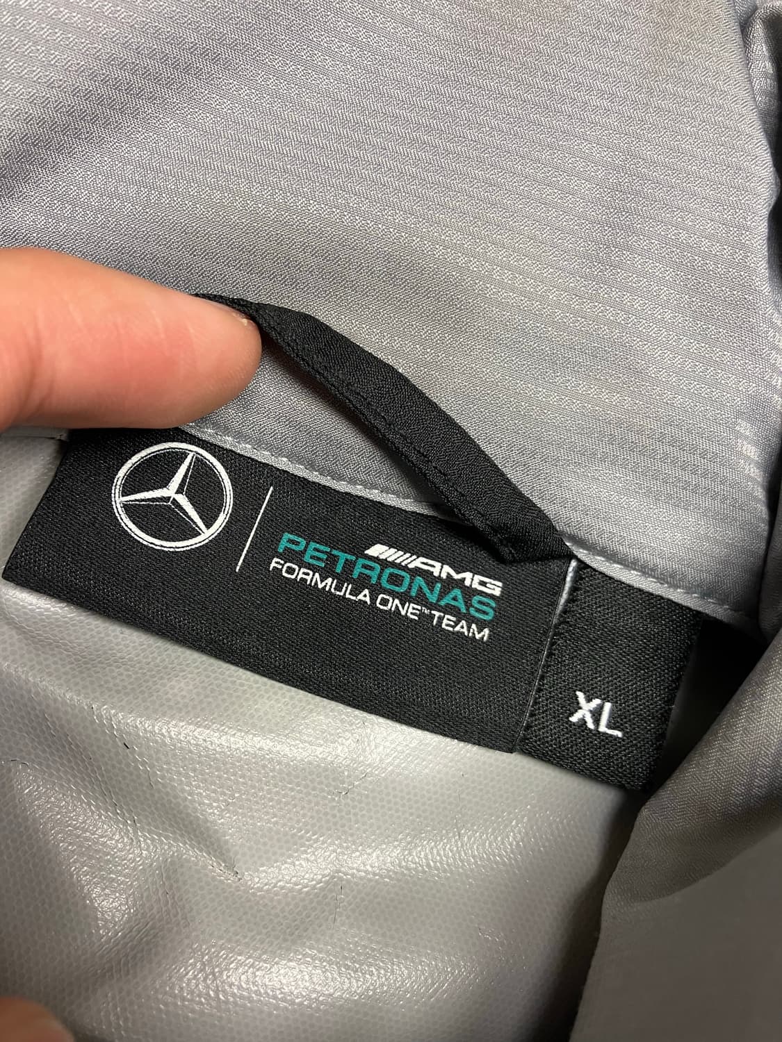 F1 메르세데스 AMG 페트로나스 팀 레인자켓 상품이미지7