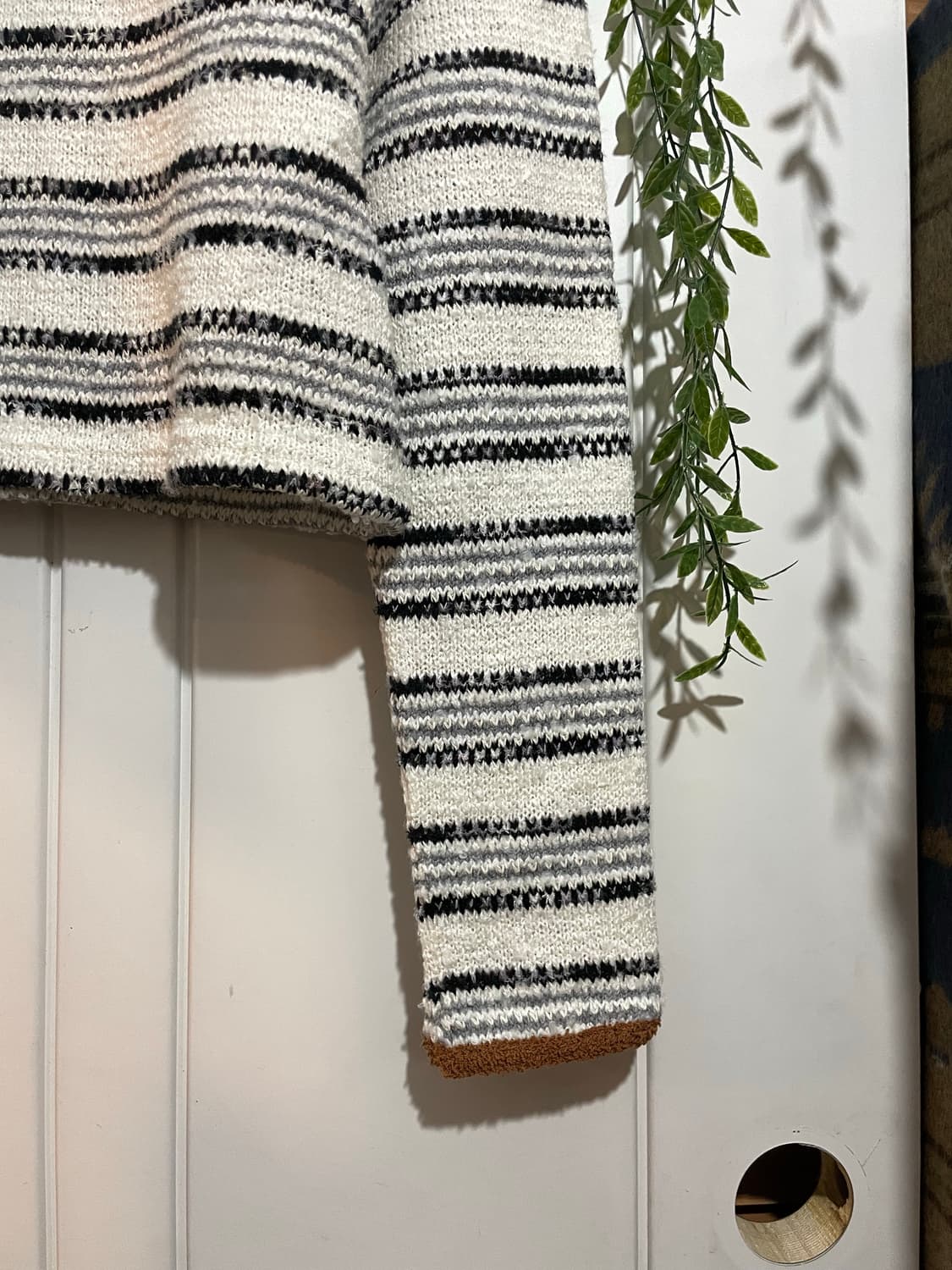 기준 스트라이프 유넥 니트 상품이미지6