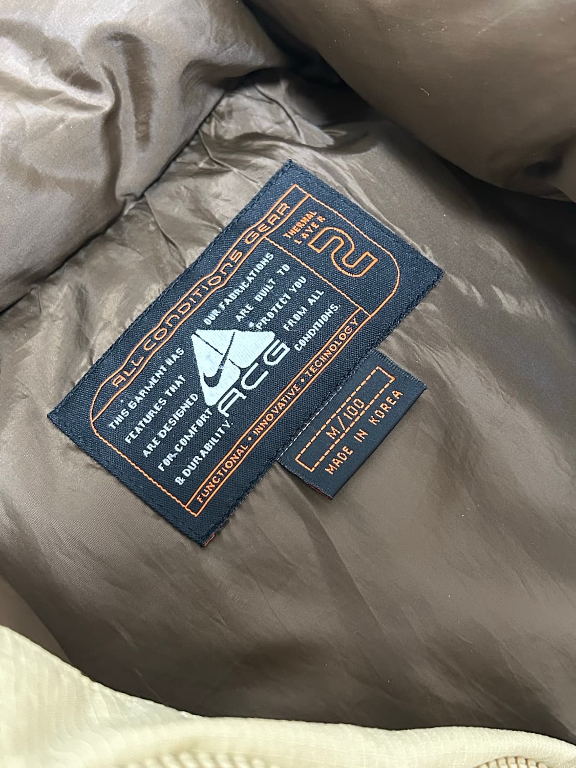 (드라이클리닝 완)나이키 ACG 베이지 구스다운 립스탑 나일론 베스트 상품이미지7