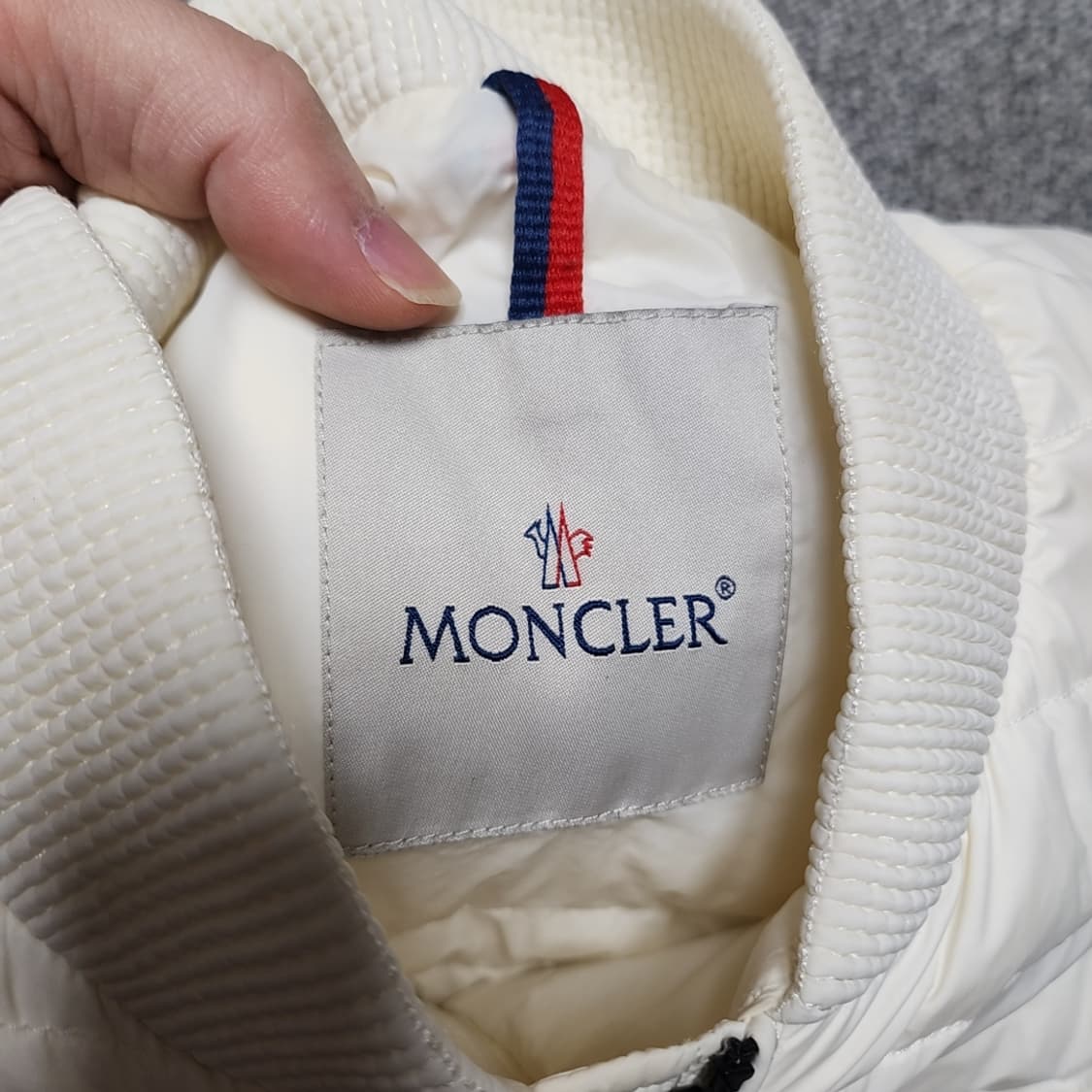몽클레어 경량패딩 1사이즈 상품이미지4