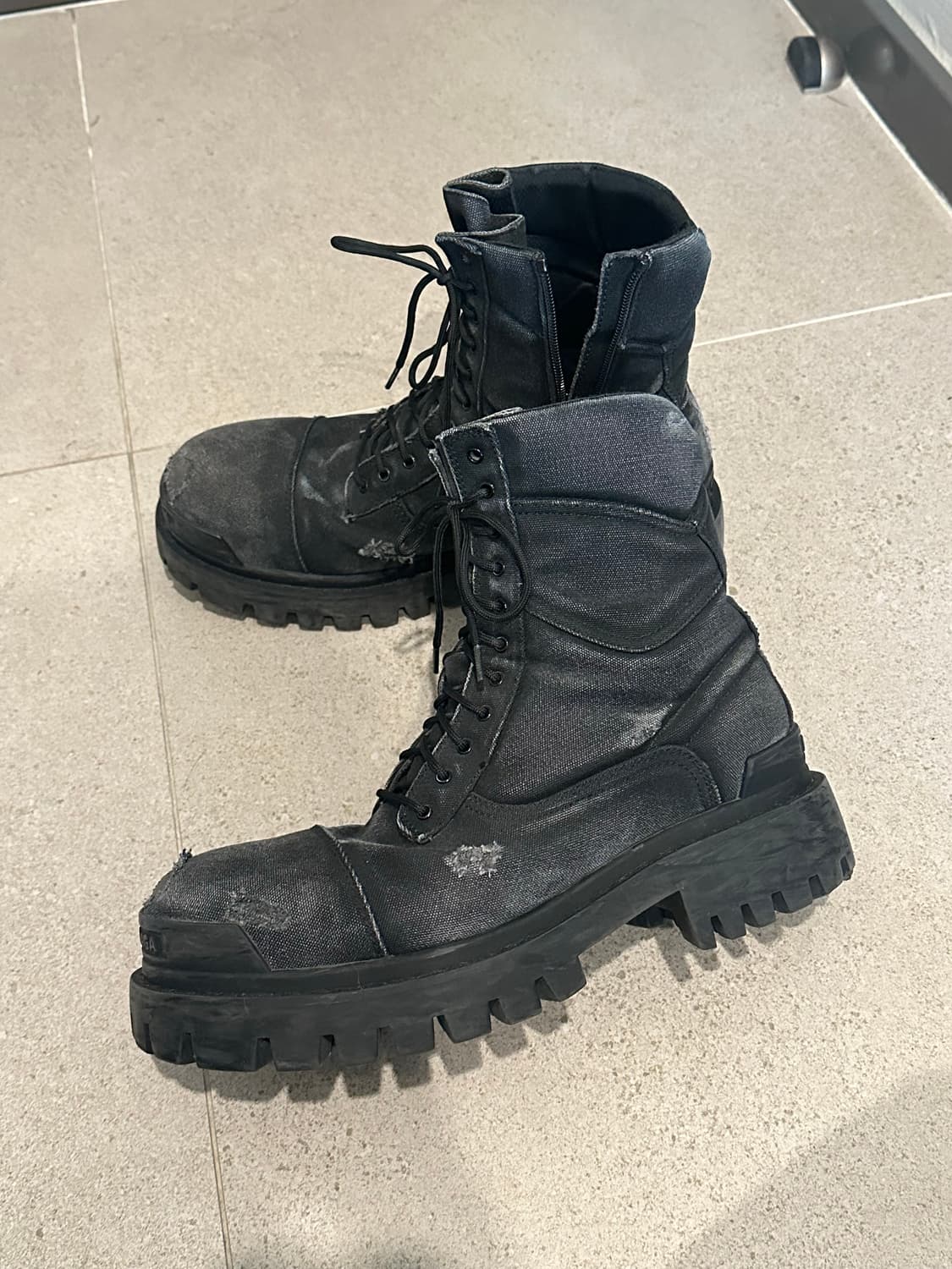 발렌시아가 컴뱃 스트라이크 부츠 상품이미지2