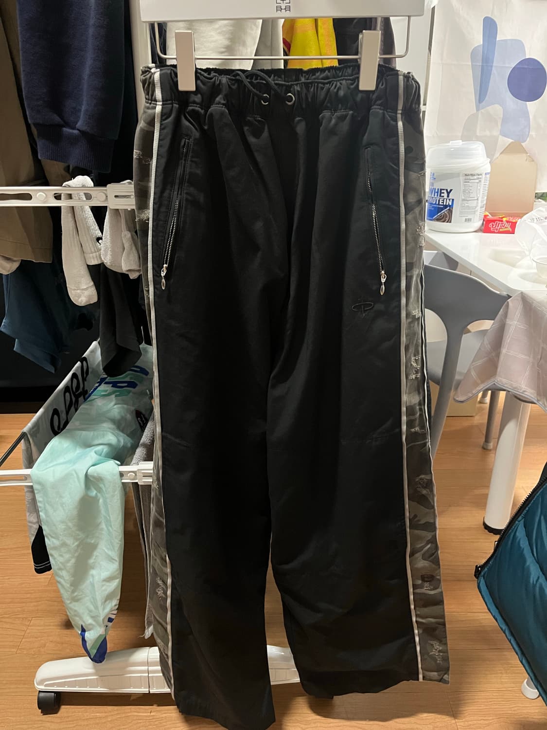 폴리테루 사이드 카모 트랙팬츠 2사이즈 팝니다 상품이미지4