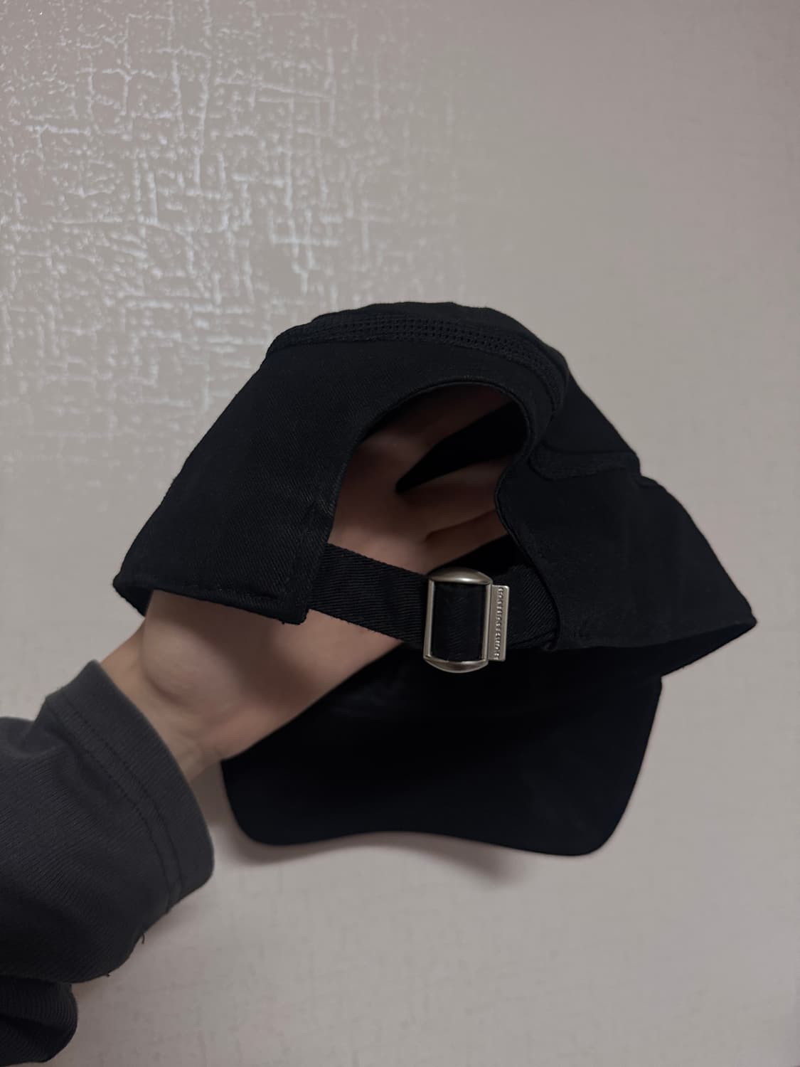 산산기어 커브드 패널 캡 블랙 24ss 상품이미지4