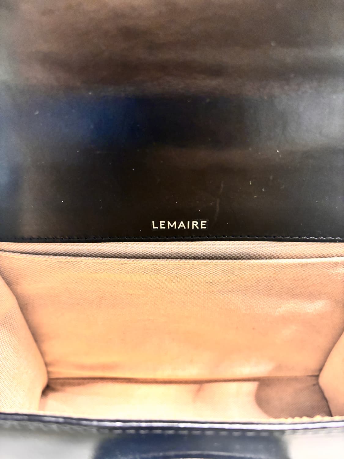 르메르 카메라 백 블랙 상품이미지5