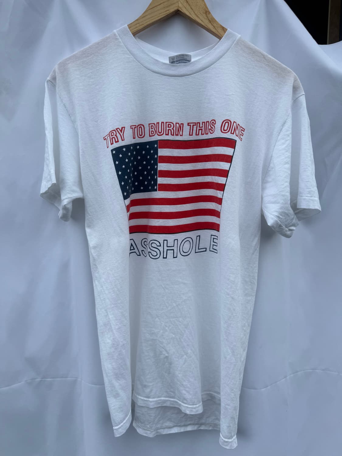 90s USA Hanes ‘ASSHOLE’ Flag Tee 상품이미지1