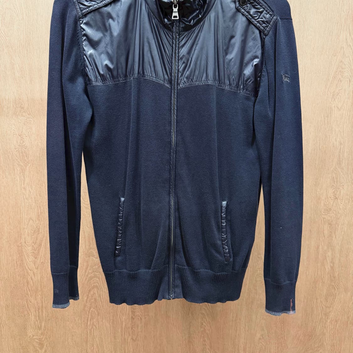 버버리 블랙 라벨 하이넥 니트 집업 자켓 나일론 배색 숄더 탭 블랙 상품이미지6