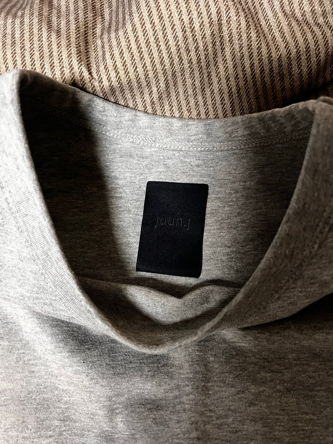 준지 자수 반팔 티셔츠 그레이 극미중고 상품이미지5