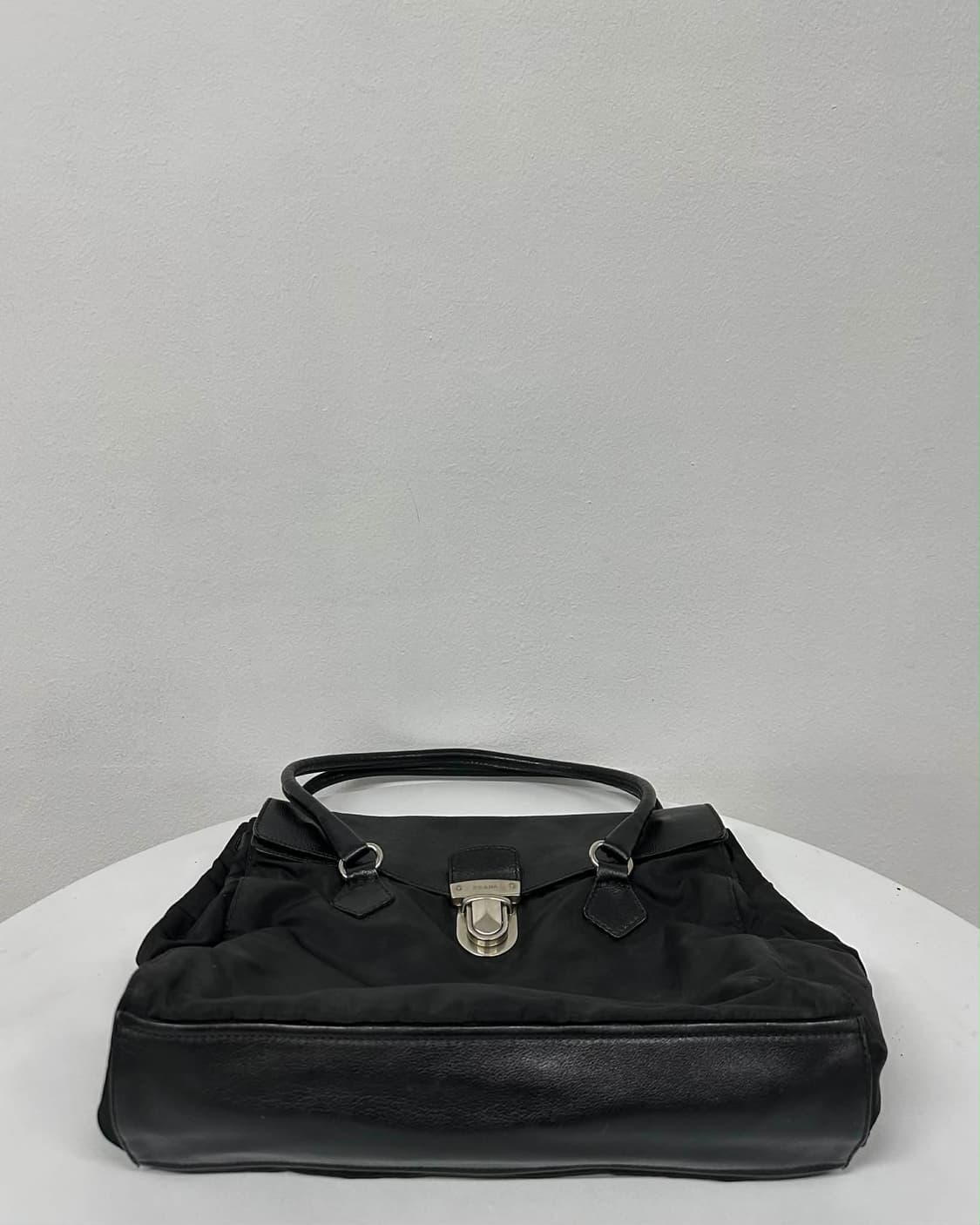 프라다 리나일론 플랩 숄더 토트백 상품이미지5