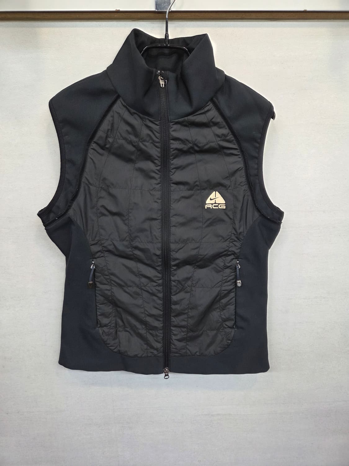 나이키 acg 올드스쿨 여성 조끼겸용 방풍 경량패딩 자켓 m 상품이미지3