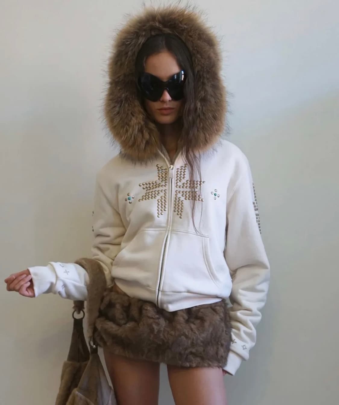 스컬프터 퍼 트리밍 후드집업 더티 화이트색상 상품이미지1