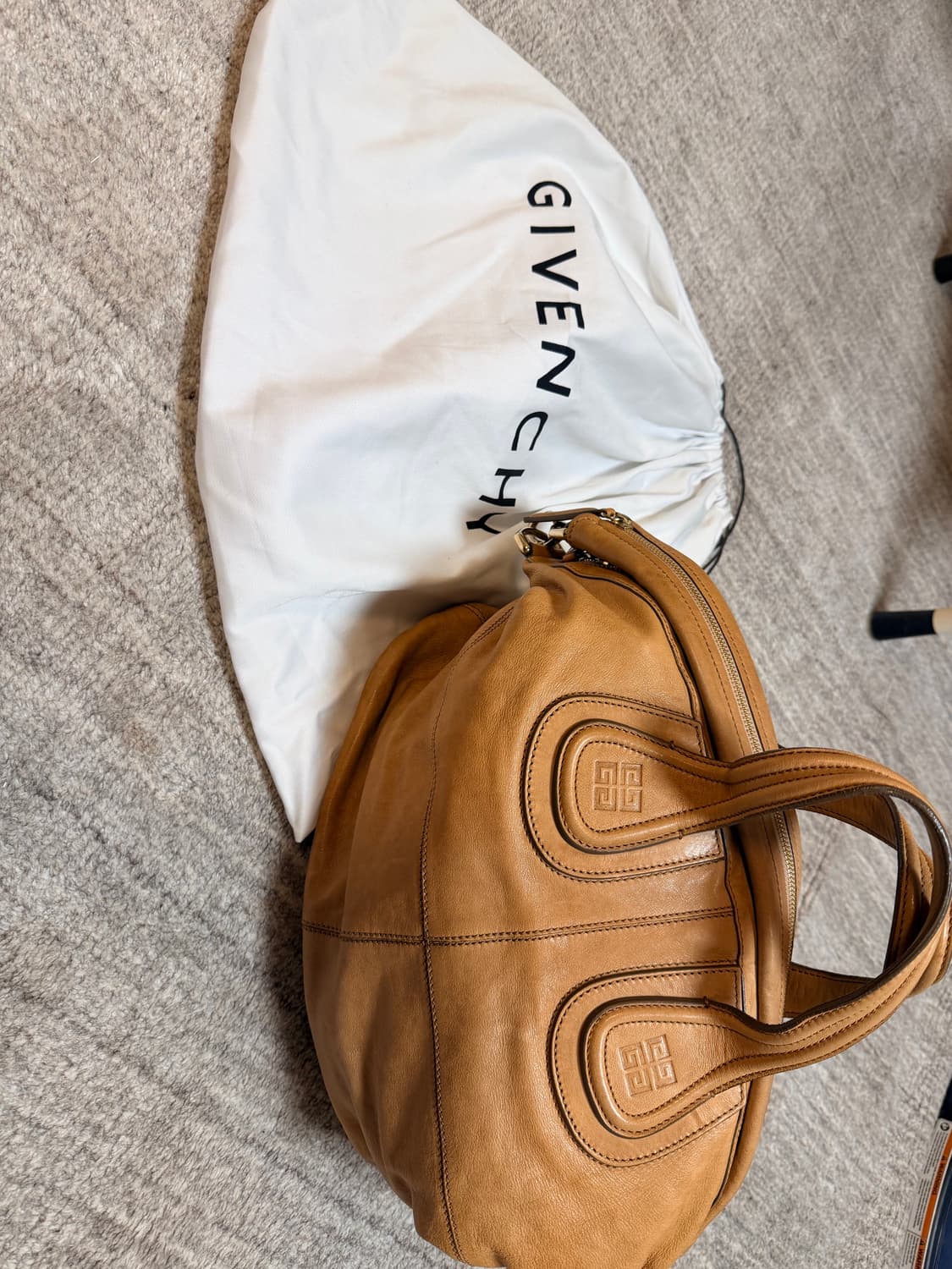 지방시 나이팅게일 토트백 상품이미지1