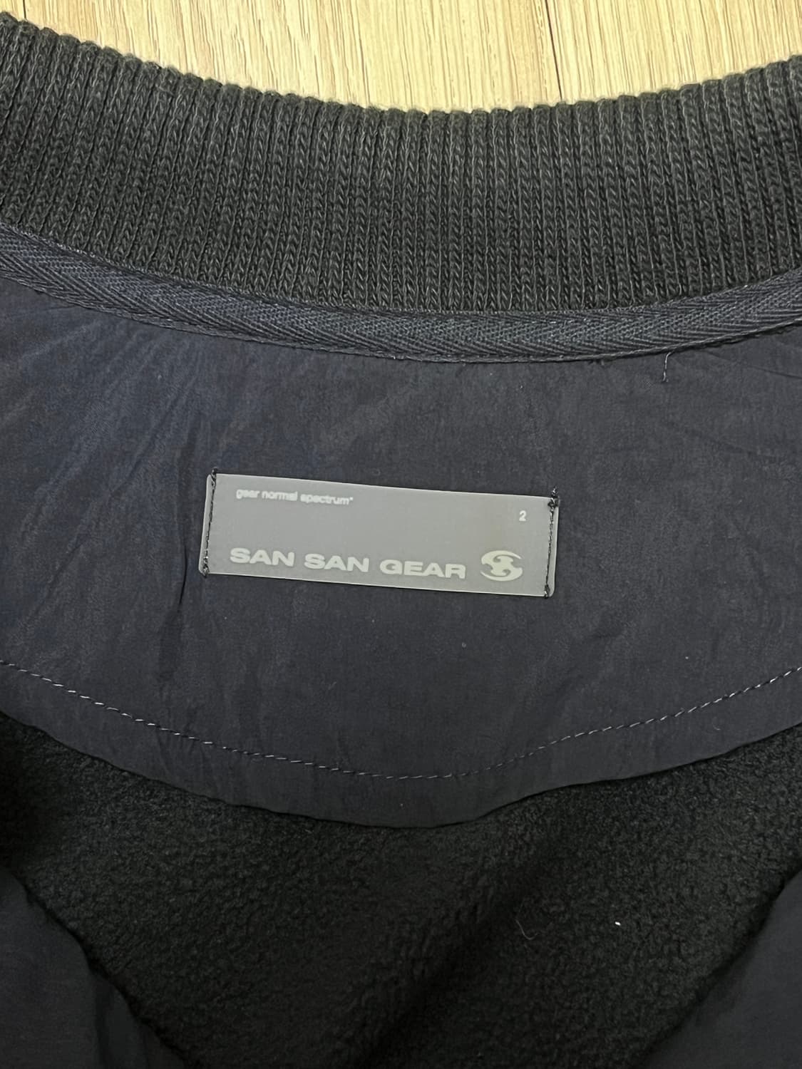 산산기어 컴파운드 플리스 탑 차콜 (2) 상품이미지8