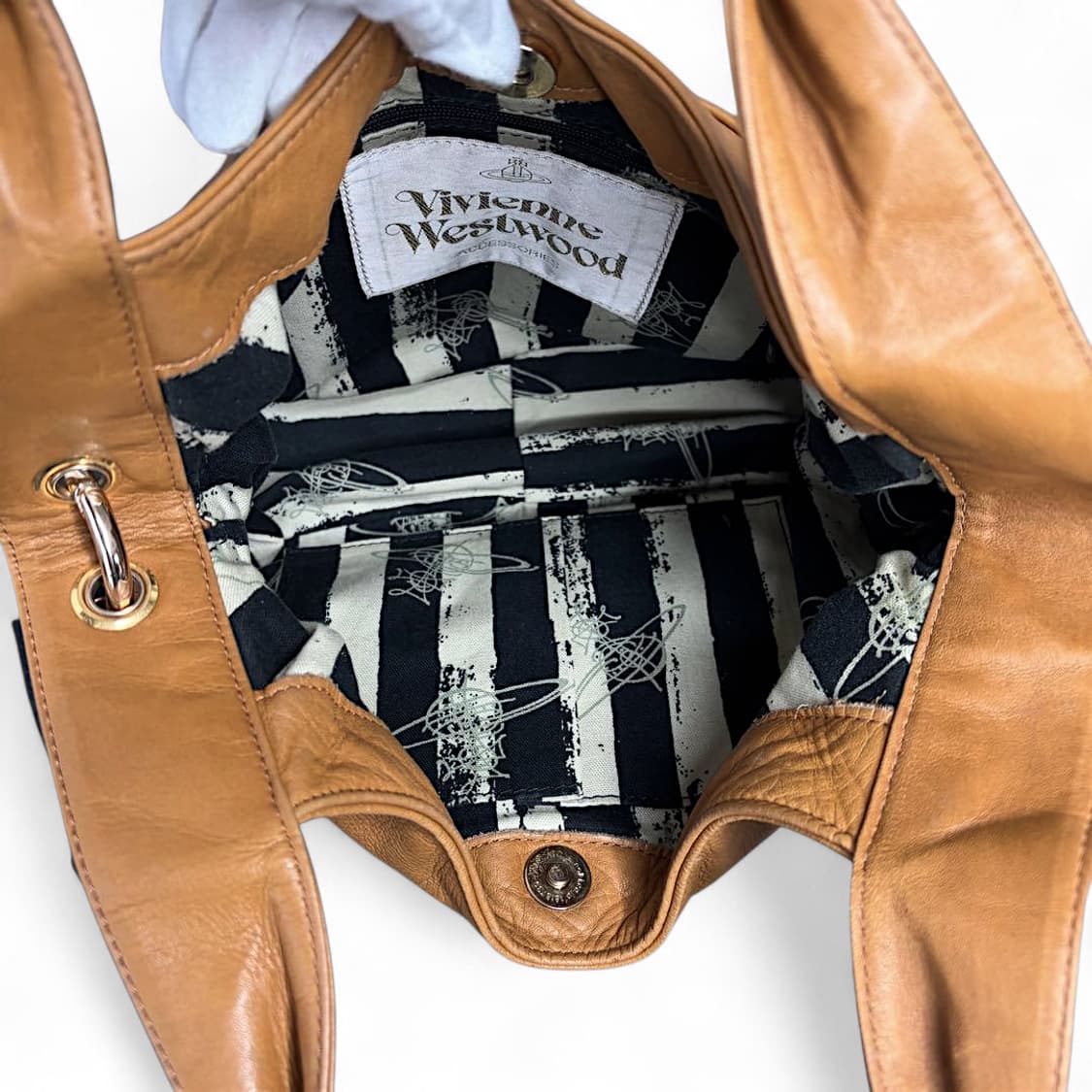 비비안 웨스트우드 보포드 레더 호보백 상품이미지9