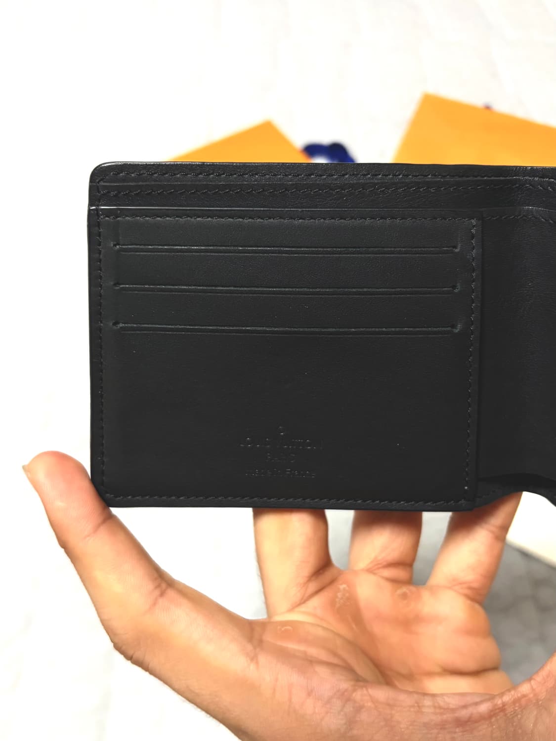 루이비통 토뤼옹 반지갑 상품이미지6