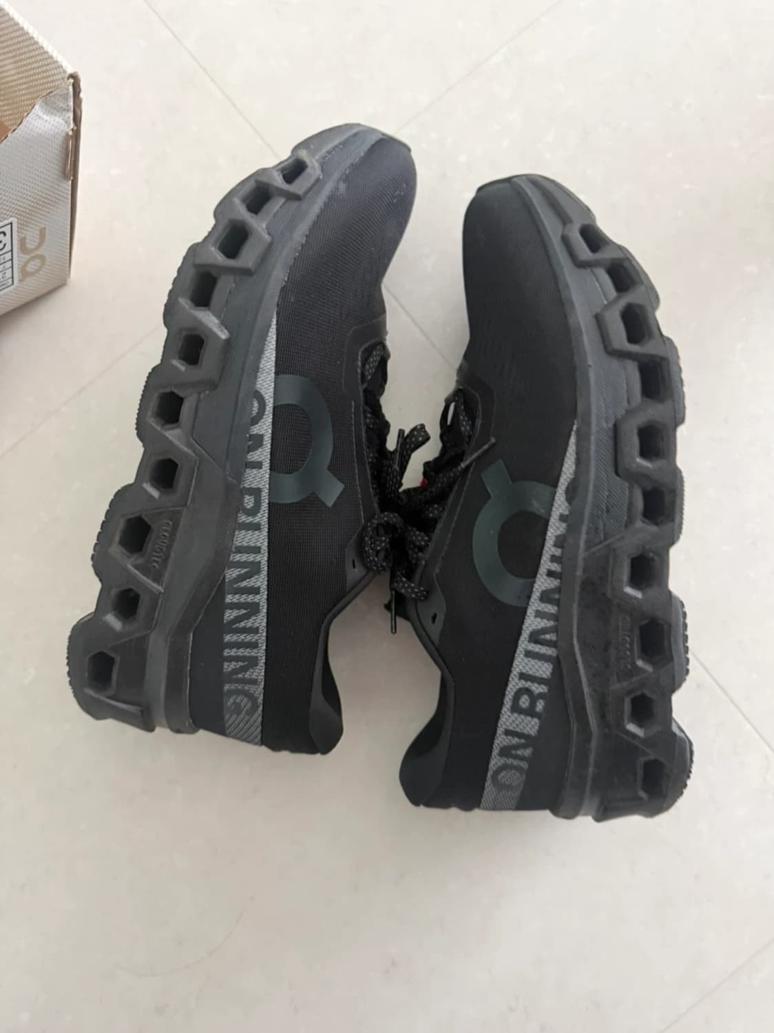 온러닝 클라우드몬스터2 270 상품이미지3