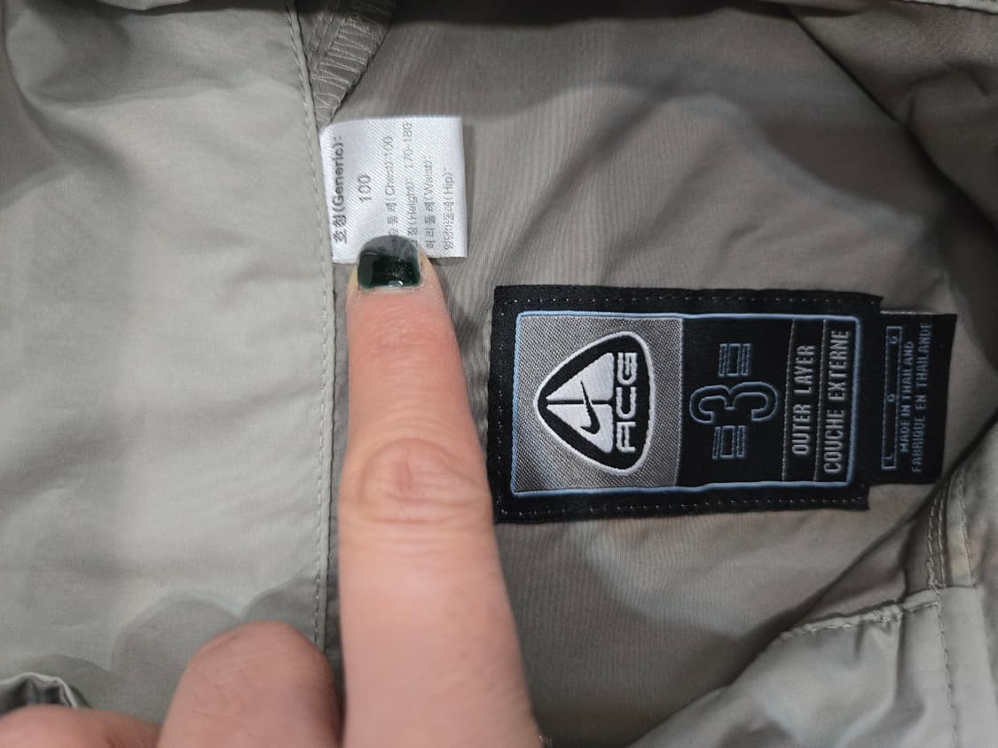 나이키 ACG 바람막이 베이지 색상 100사이즈 상품이미지3