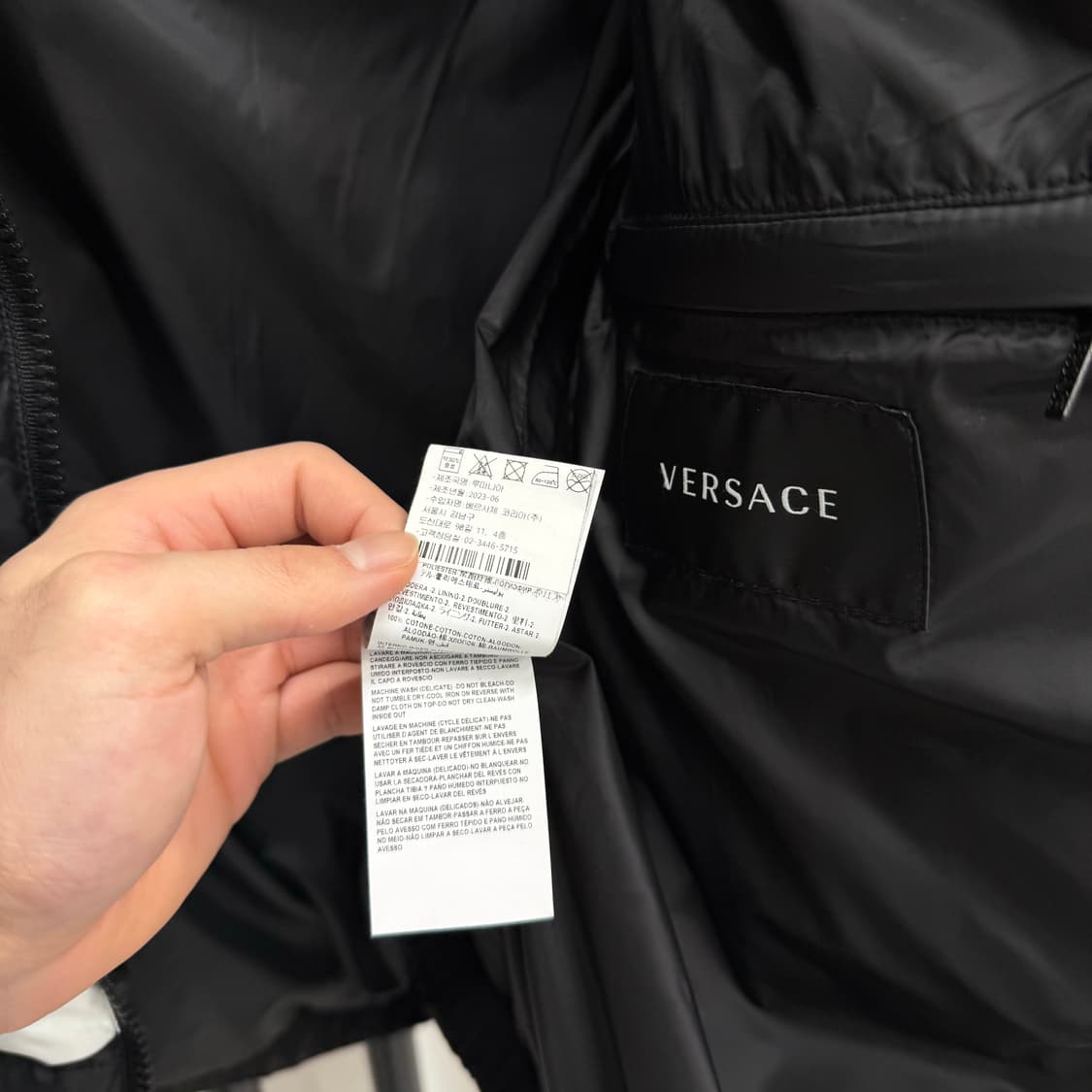 [48/백화점판] 베르사체 메두사 와펜 패딩 블랙 상품이미지6