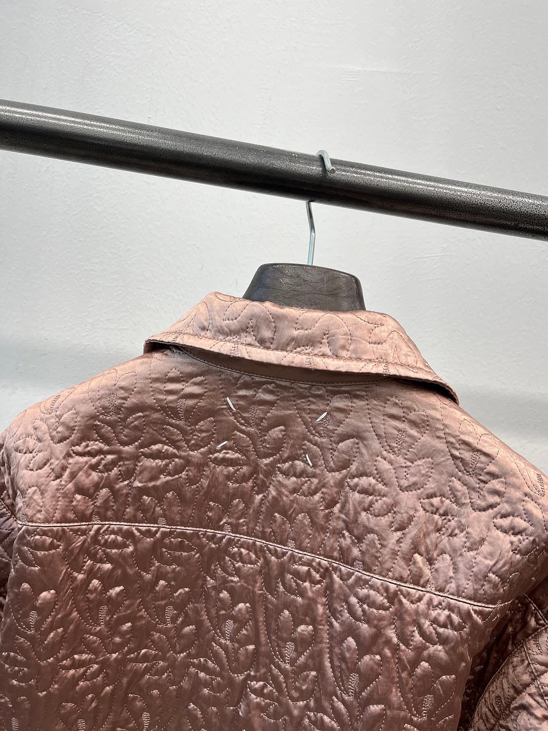 105) 마르지엘라 신형 새틴 오버 퀼팅자켓  상품이미지3