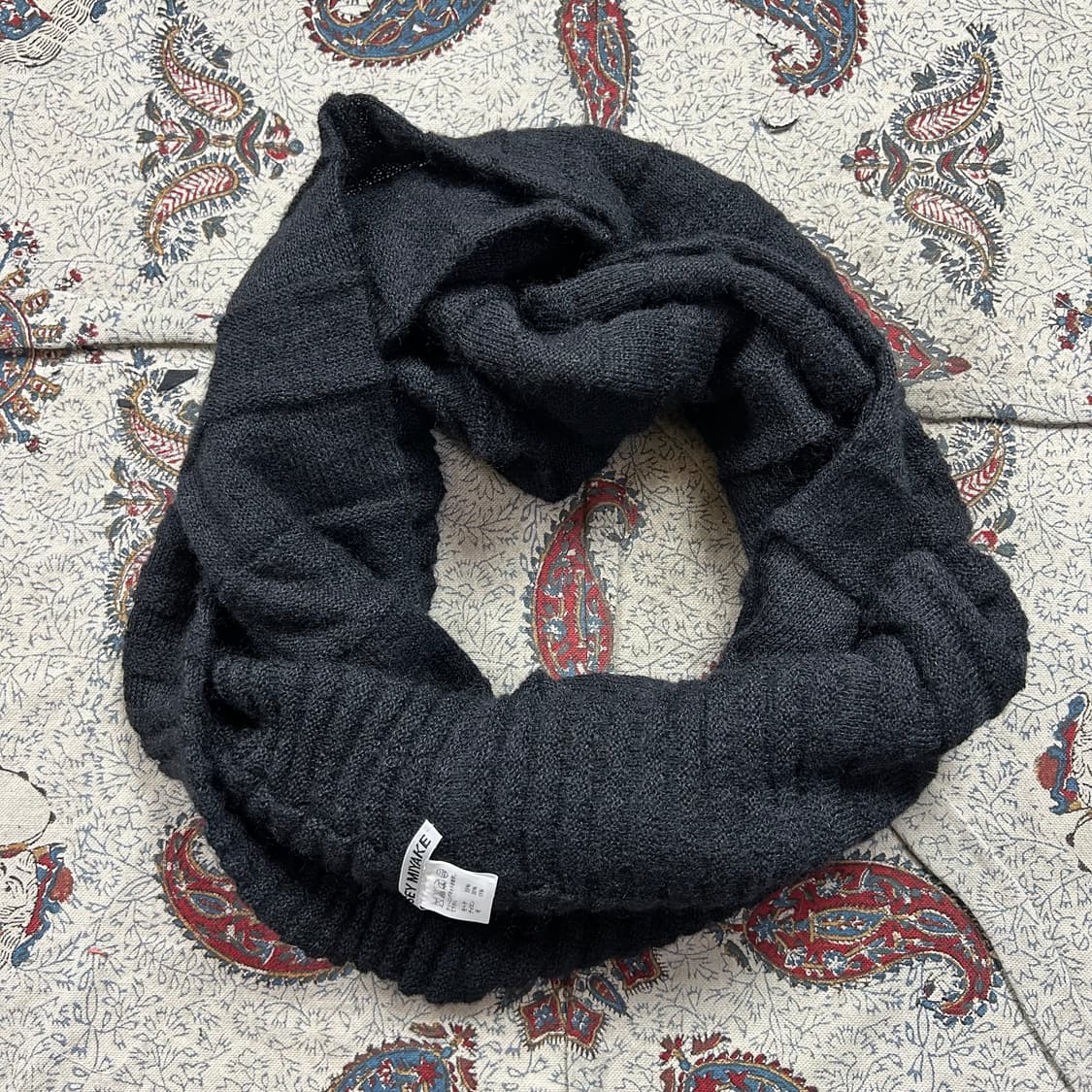 이세이 미야케 모헤어 니팅 트랜짓 넥 워머 상품이미지2