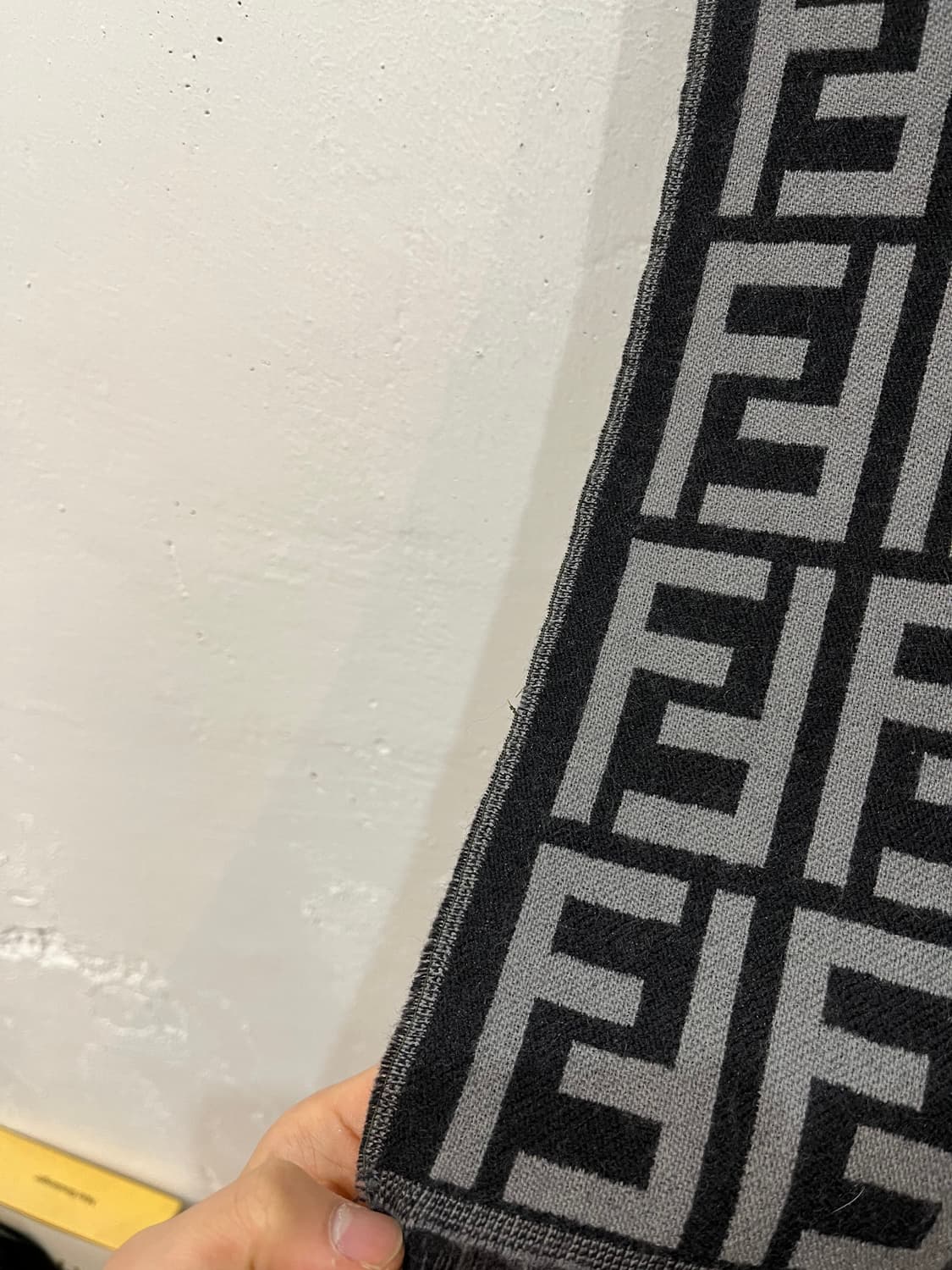 FENDI 펜디 주카 투톤 퓨어울 머플러 Made in ITALY 상품이미지6