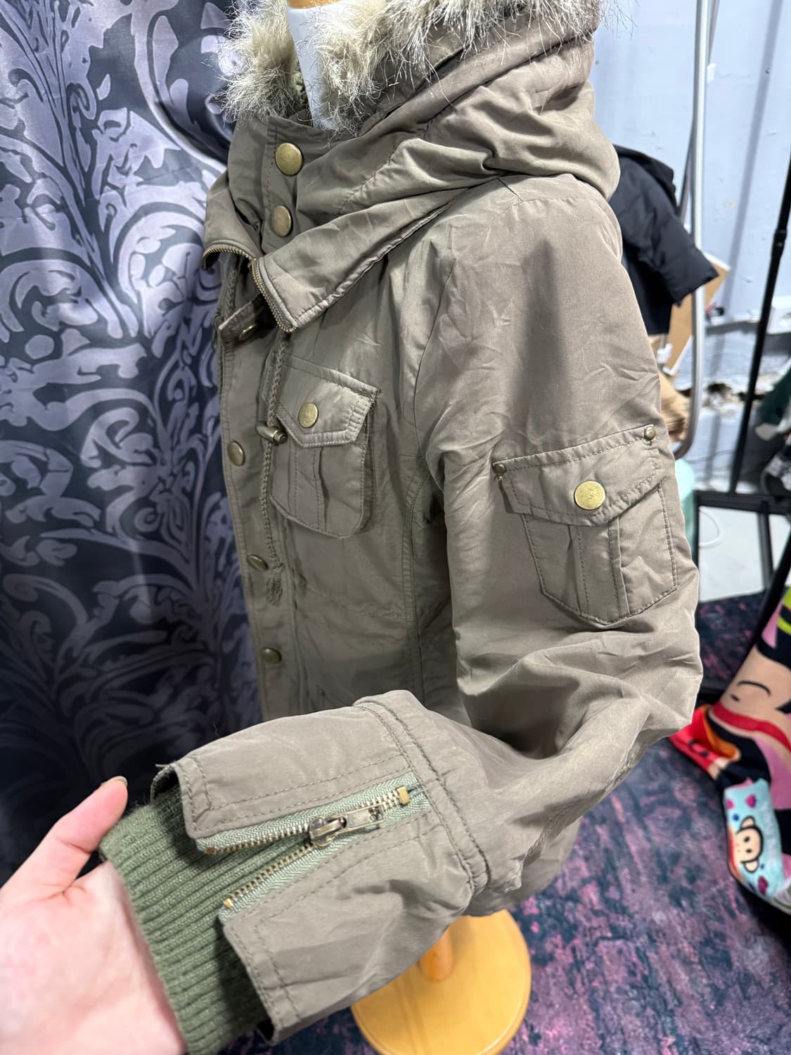 스트링 버클넥 퍼 후드 롱 야상 상품이미지4