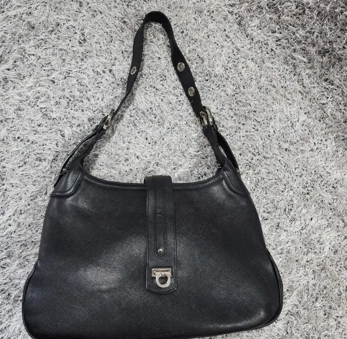 페라가모 숄더백 상품이미지1