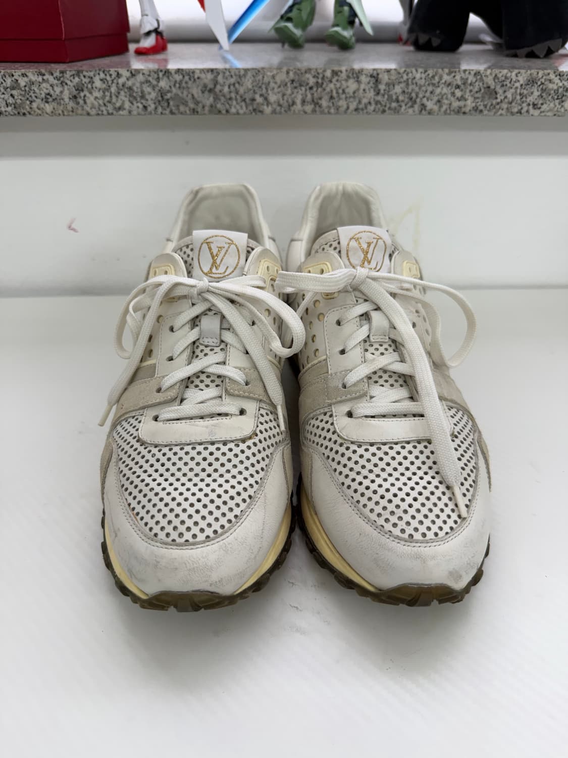 정품) 루이비통 여성 런어웨이 스니커즈 38.5 상품이미지1