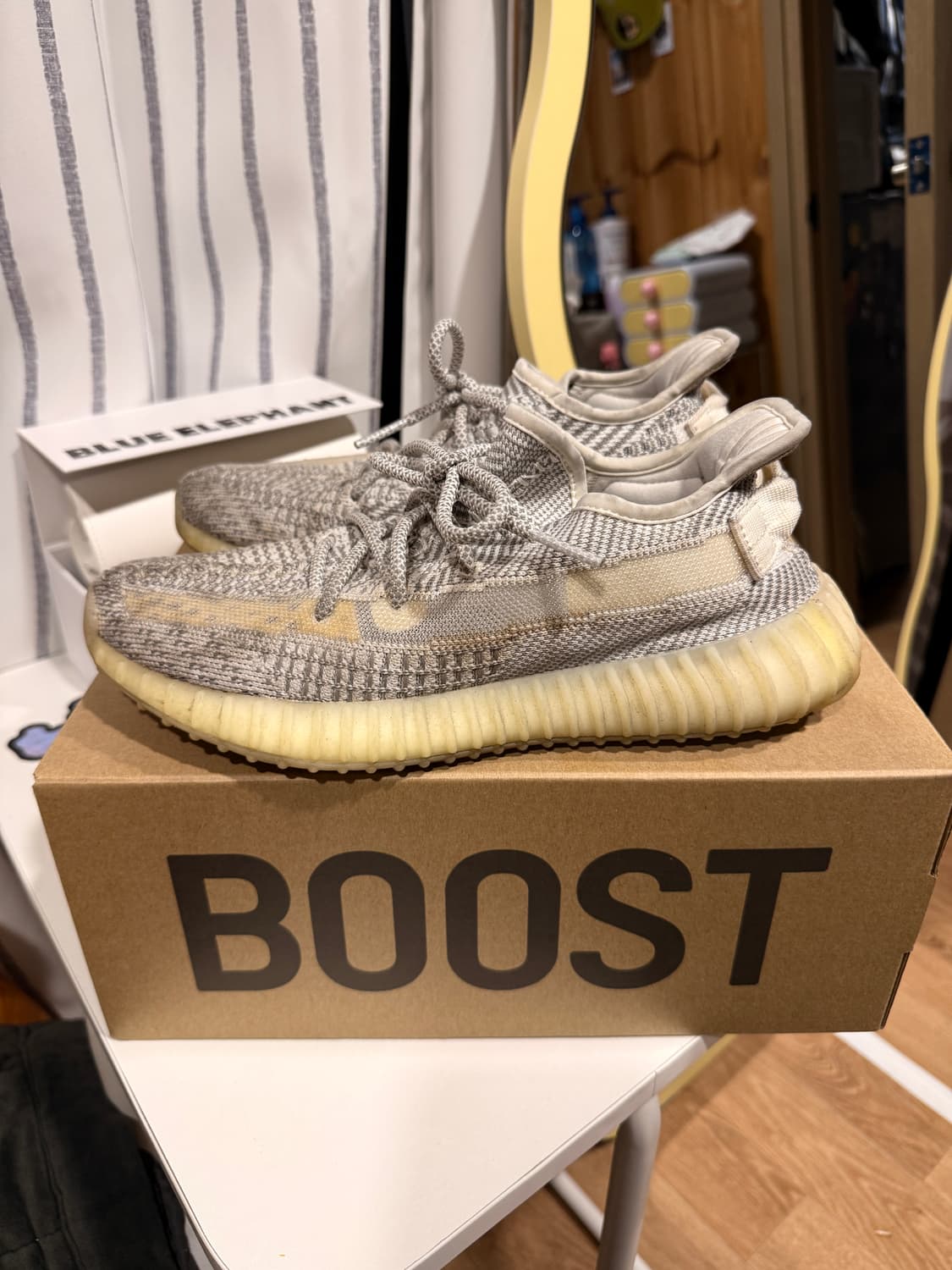 이지부스트 350 스태틱 상품이미지1