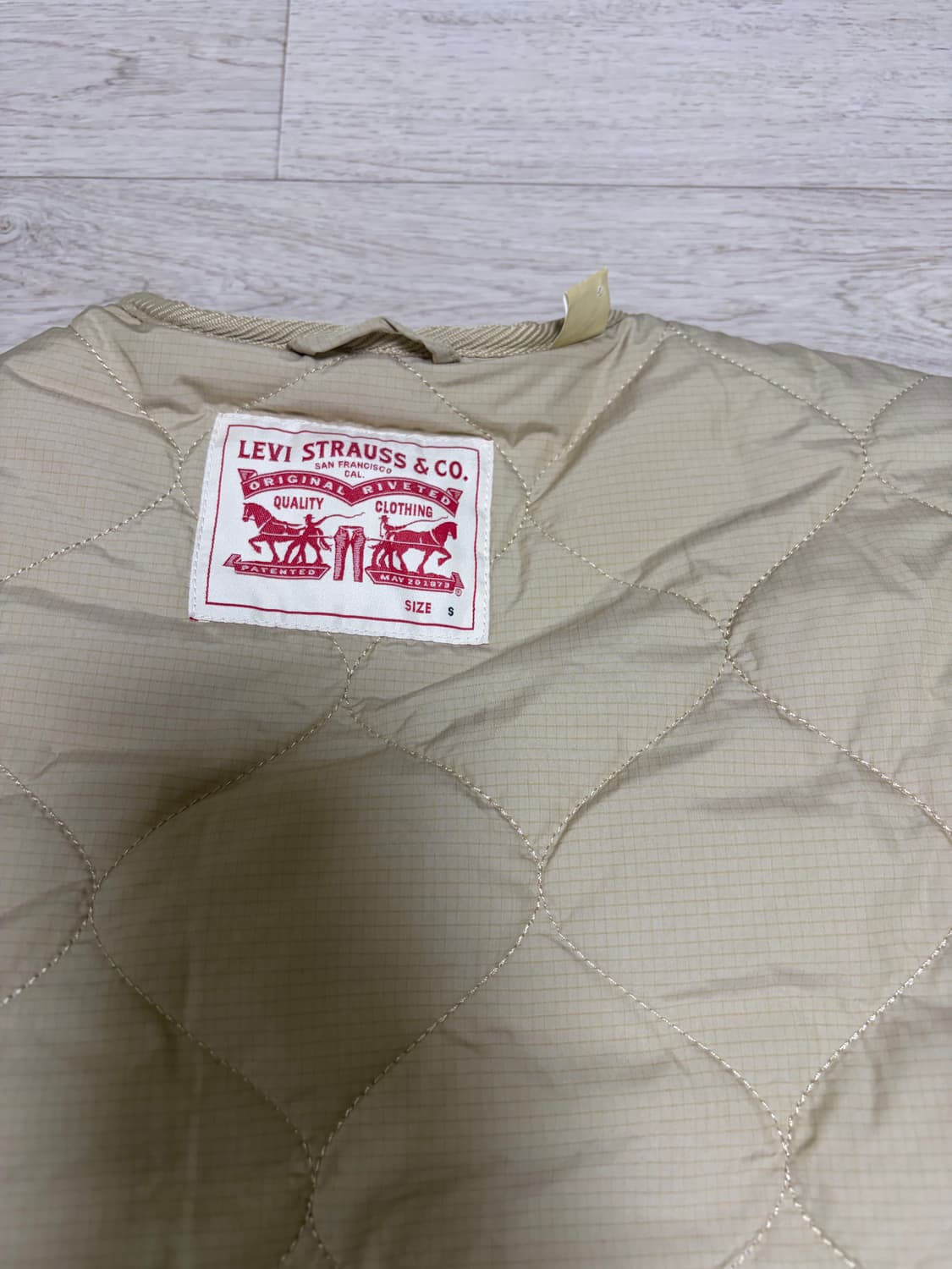 (S) 리바이스 퀄팅 자켓 베이지 상품이미지3