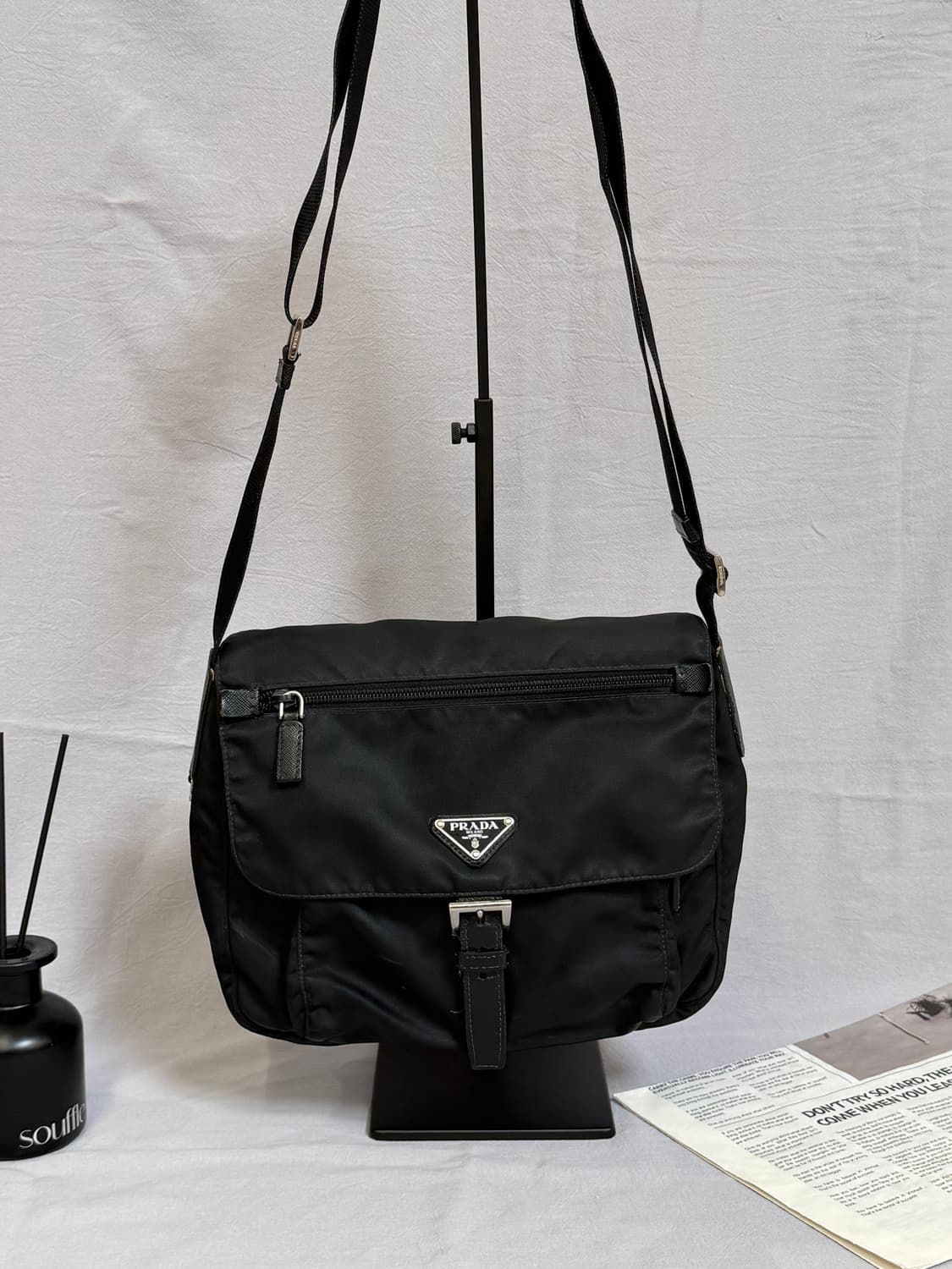 프라다 버클 크로스백 나일론 테수토 포코노 주우재백 상품이미지1