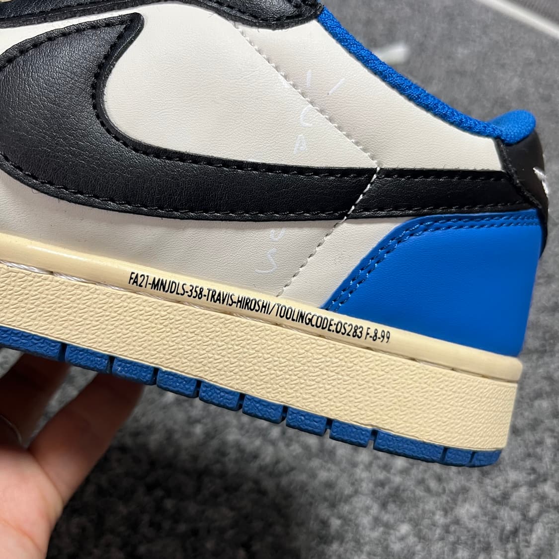 나이키 X 트래비스 스캇 X 프라그먼트 조던1 로우 255 상품이미지8