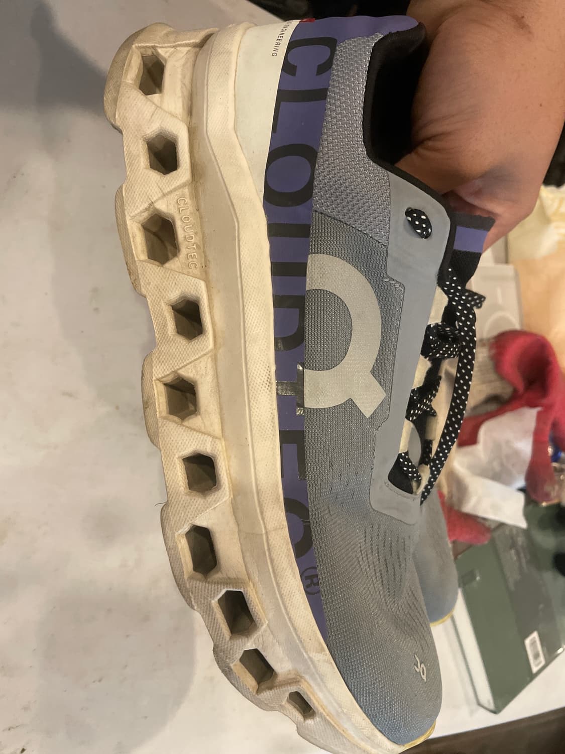 온 러닝화 회색 CLOUDTEC 운동화285 상품이미지5