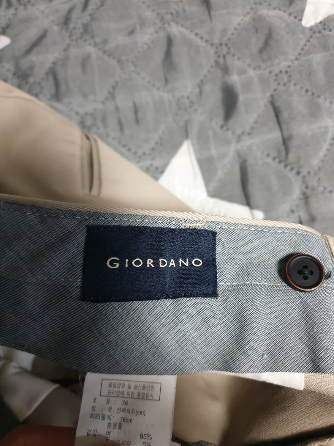 지오다노 소프탈 스트레치 테이퍼드 히든밴딩 치노 팬츠 베이지 (30) 상품이미지5