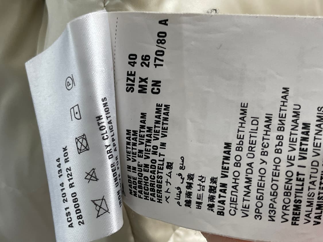 프라다 여성 폭스퍼 패딩 40사이즈 상품이미지7