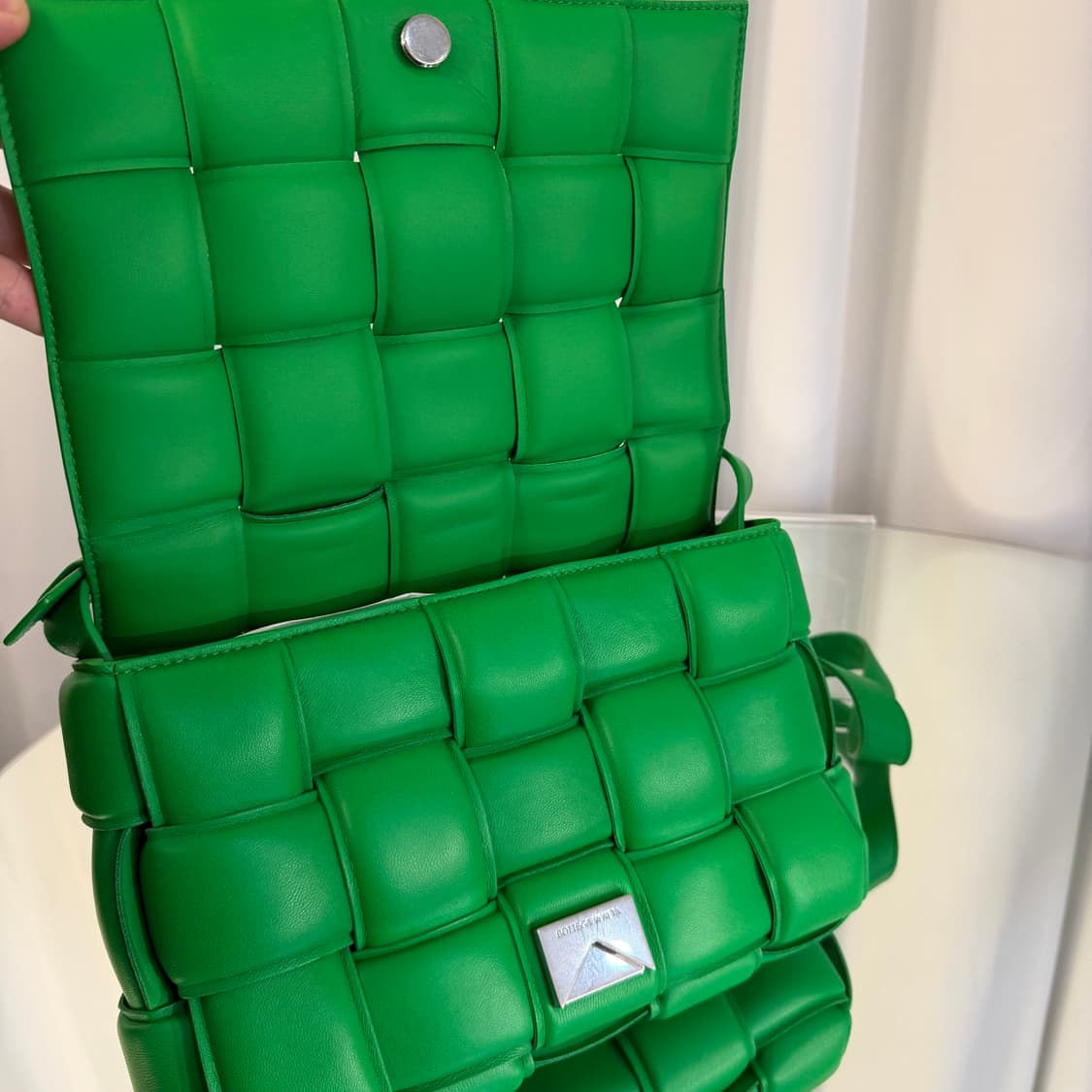 S / 보테가베네타 인트레치아토 패딩 카세트 크로스백 591970 상품이미지5