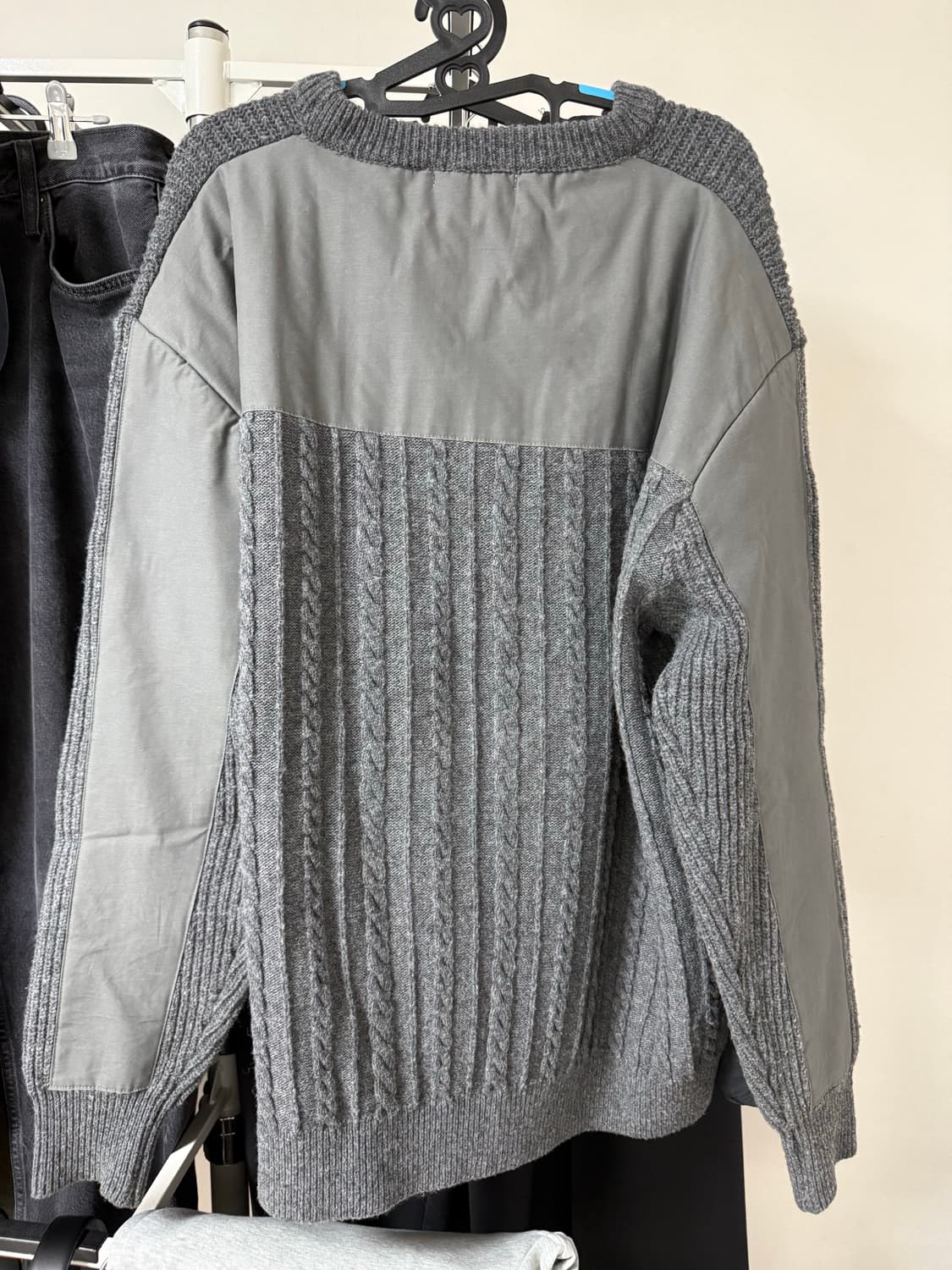 월스와일무브먼트 니트 상품이미지3