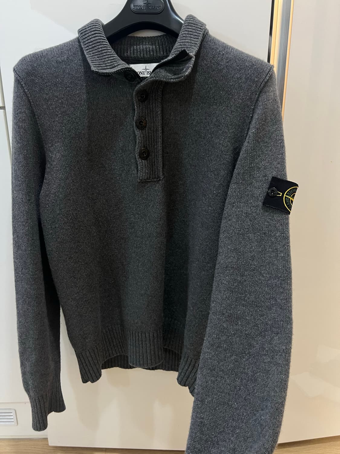 스톤아일랜드 반집업 차콜니트 100-103 상품이미지1