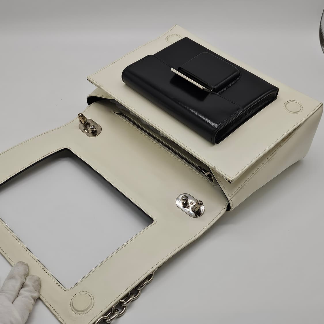 정품 발렌시아가 블랙앤화이트 스프레이백  상품이미지6