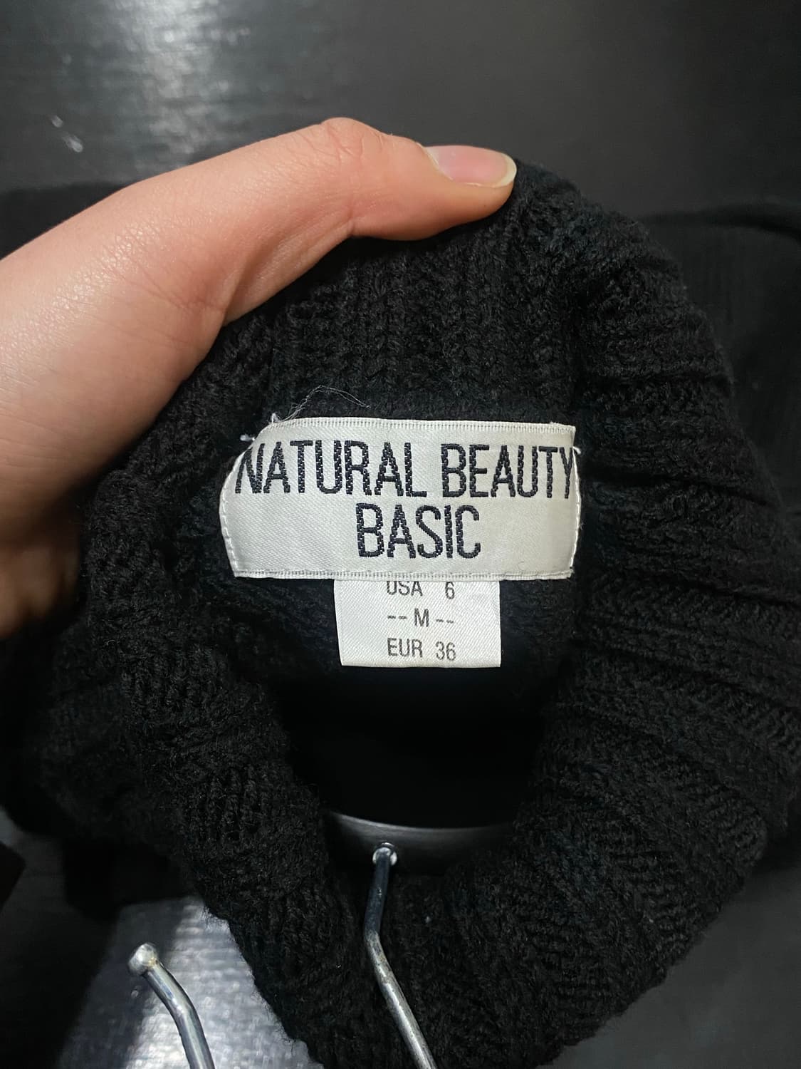 Natural Beauty Basic 꽈베기 캡소매 목폴라 상품이미지5