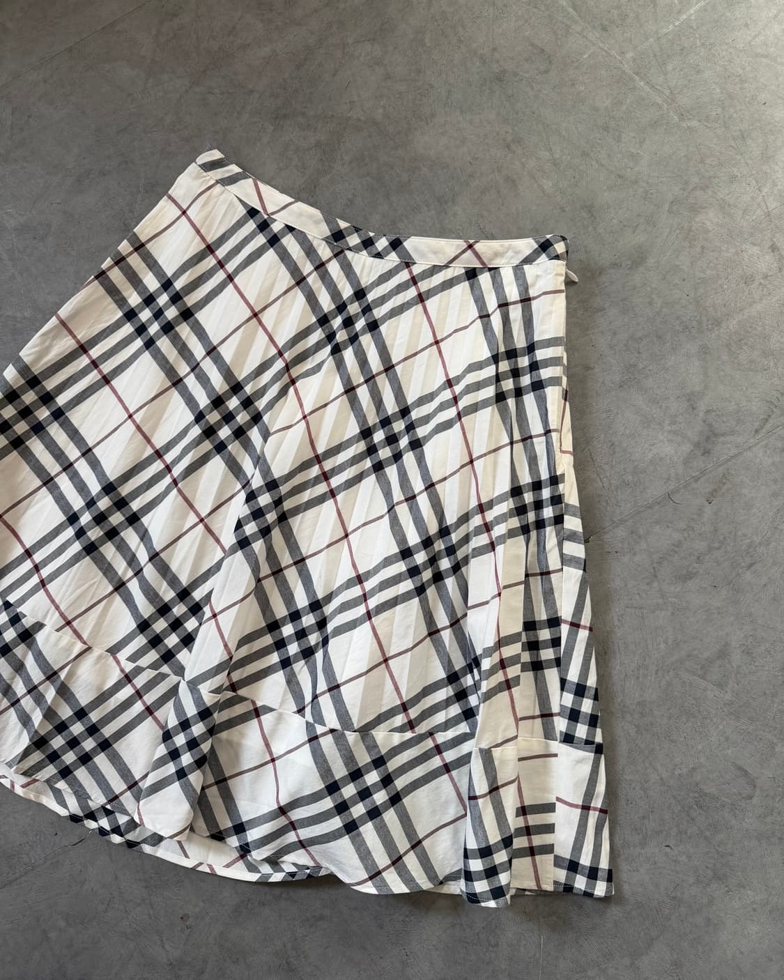 Burberry 버버리 블루라벨 화이트 노바체크 플리츠 스커트 상품이미지4