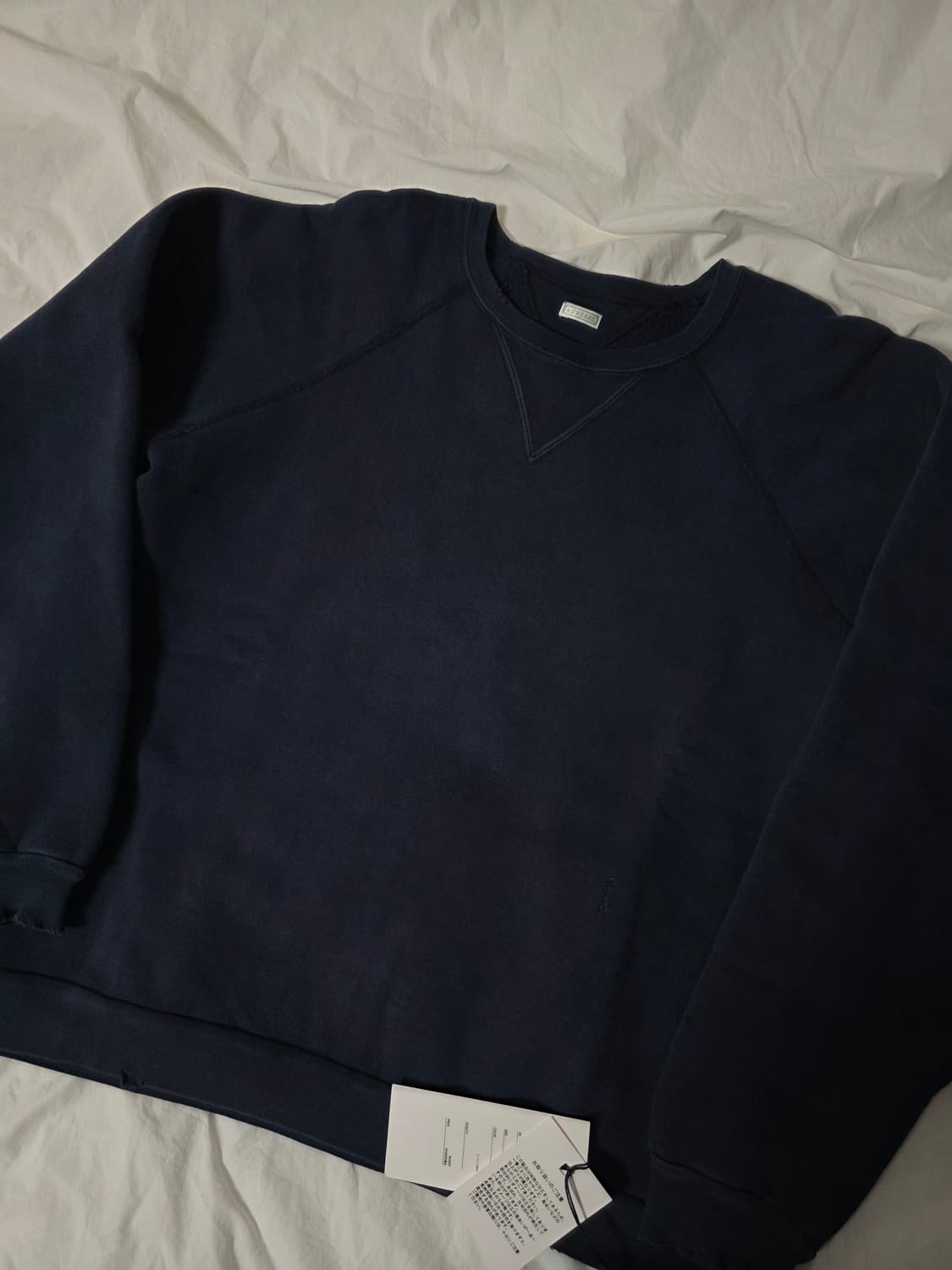 [2] 아프레쎄 25AW 빈티지 더블 브이 스웻셔츠 상품이미지2