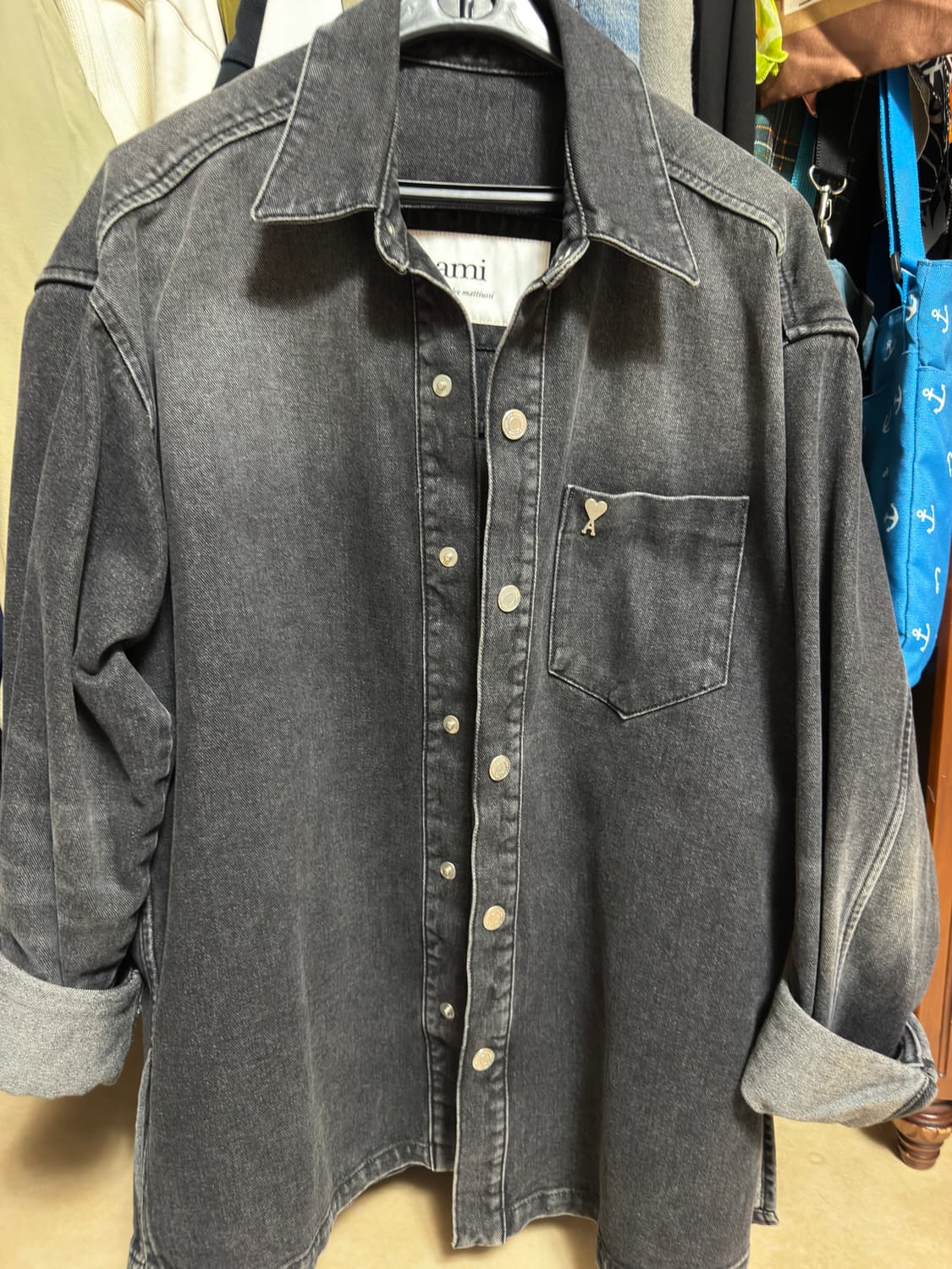 [정품] 아미 파리스 실버 하트로고 흑청 데님자켓 상품이미지1