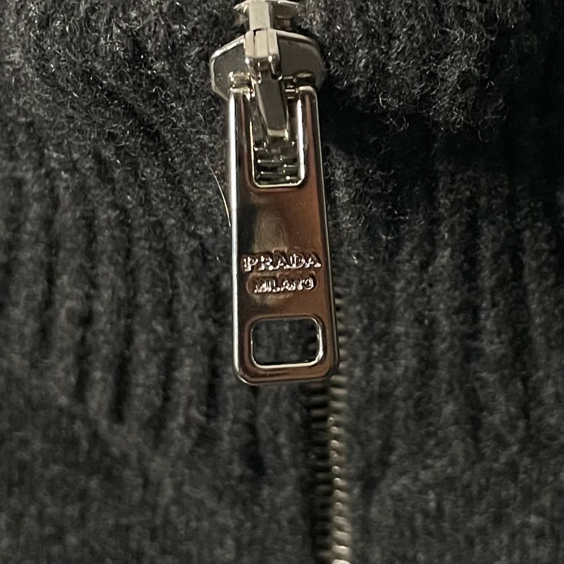 프라다 캐시미어 반집업 니트 (on.654)   상품이미지7