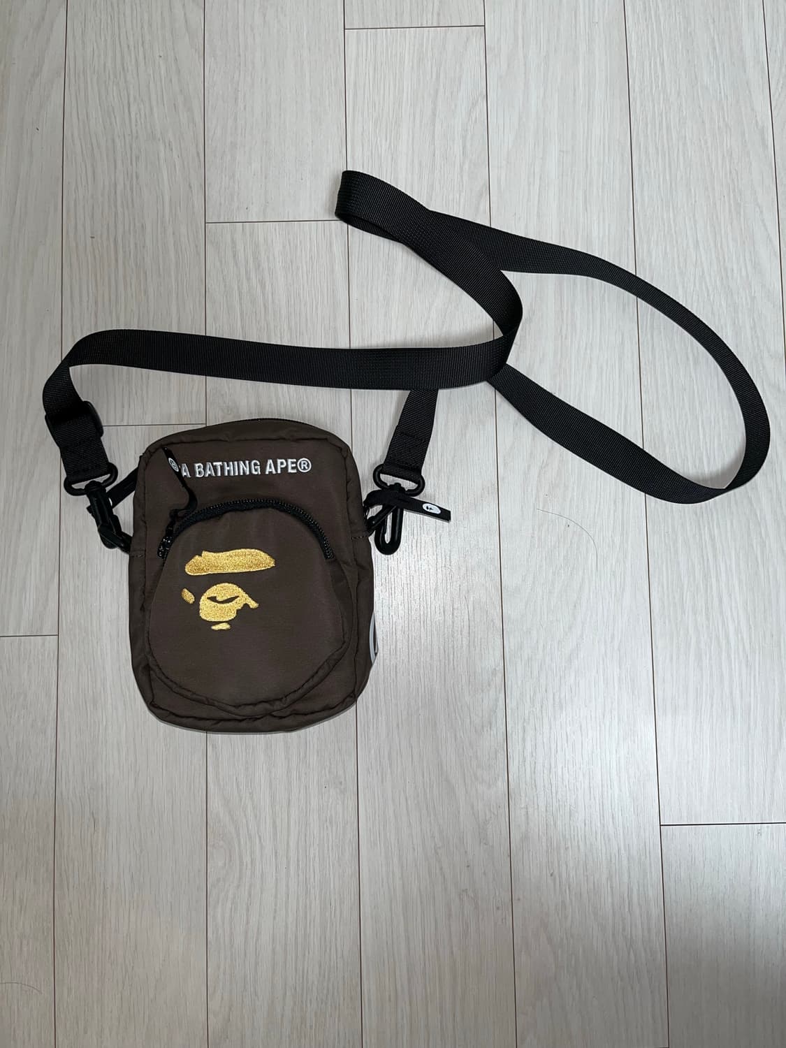 베이프 에이프 헤드 미니백 브라운 상품이미지1