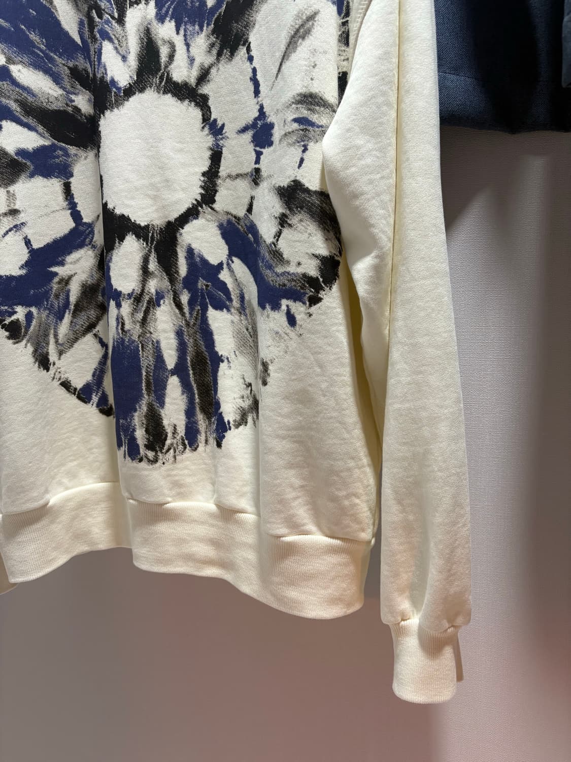 드리스반노튼 타이다이 맨투맨 상품이미지3