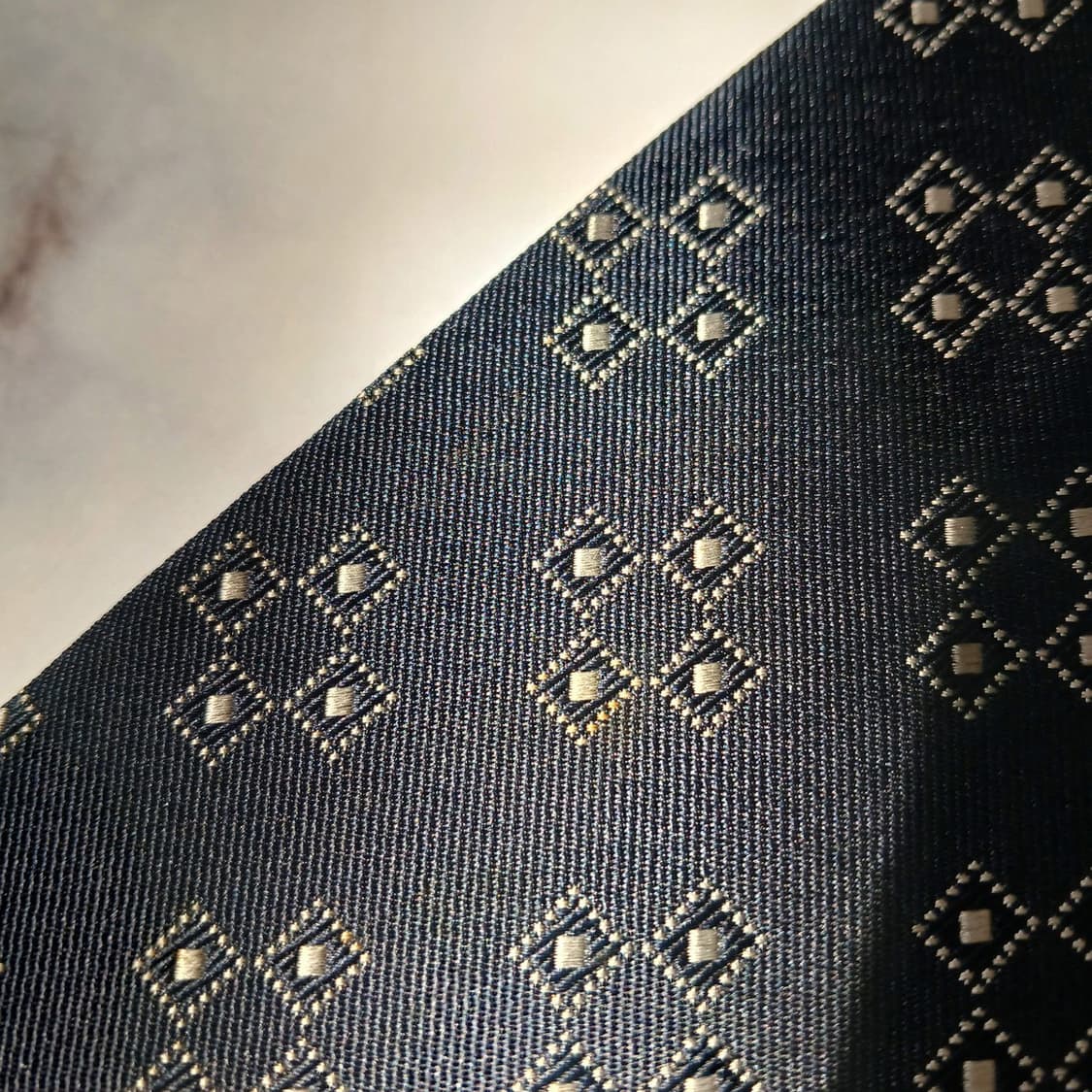 입생로랑 실크 네이비 자카드 패턴 넥타이 9.4cm A~B등급 E760
 상품이미지8