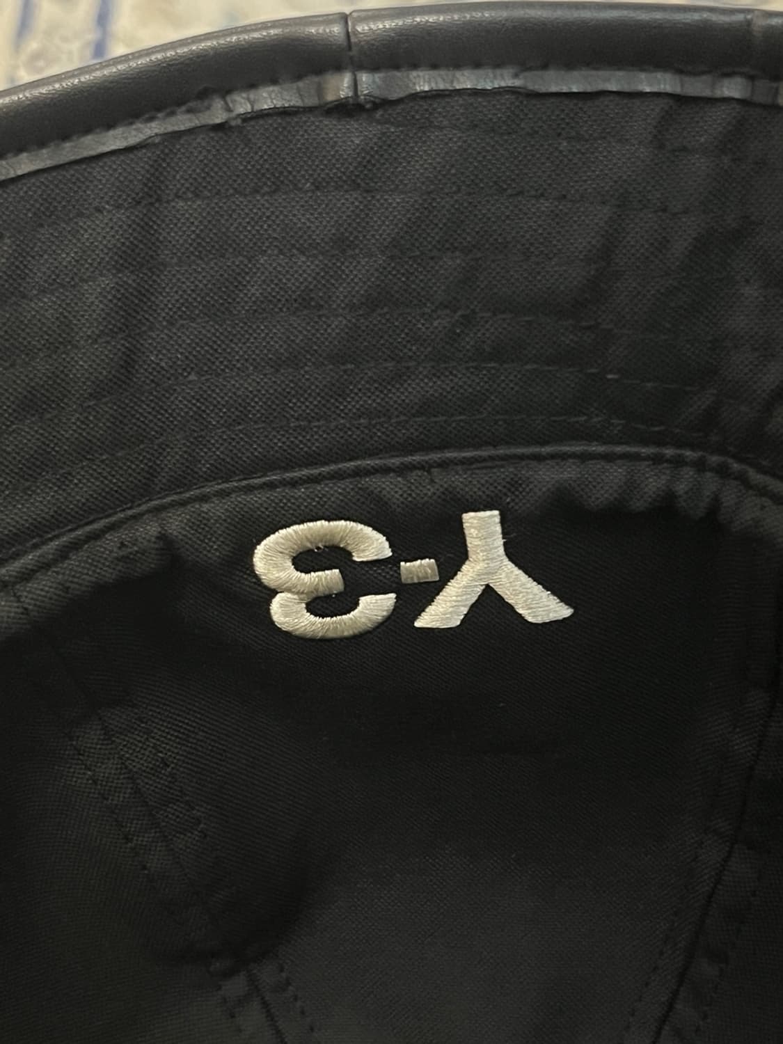 Y-3 리버시블 레더 버킷 햇 상품이미지5